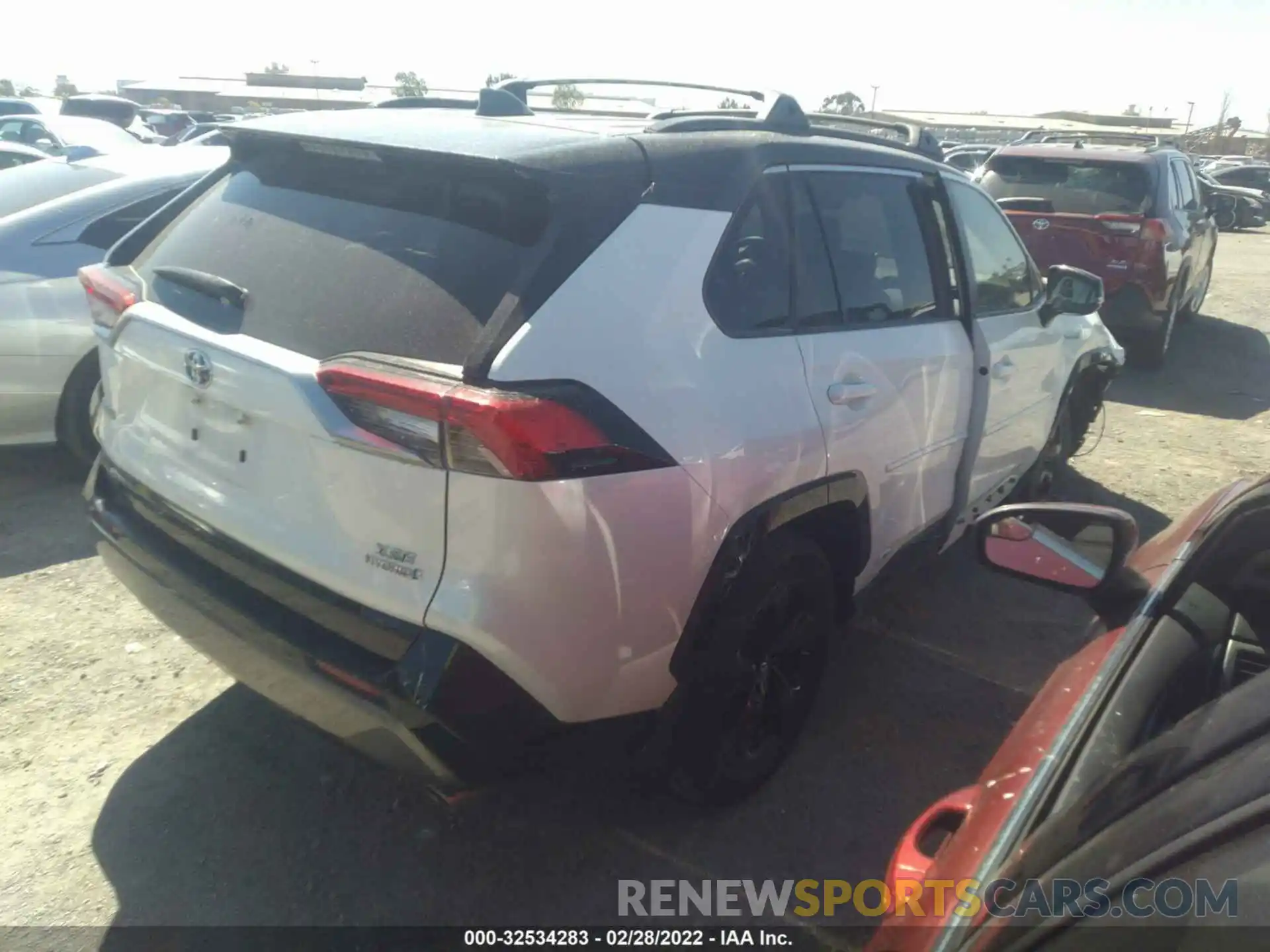 4 Photograph of a damaged car JTMEWRFVXKD509018 TOYOTA RAV4 2019