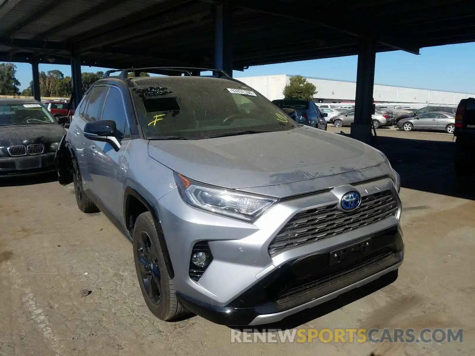 1 Photograph of a damaged car JTMEWRFVXKD513134 TOYOTA RAV4 2019