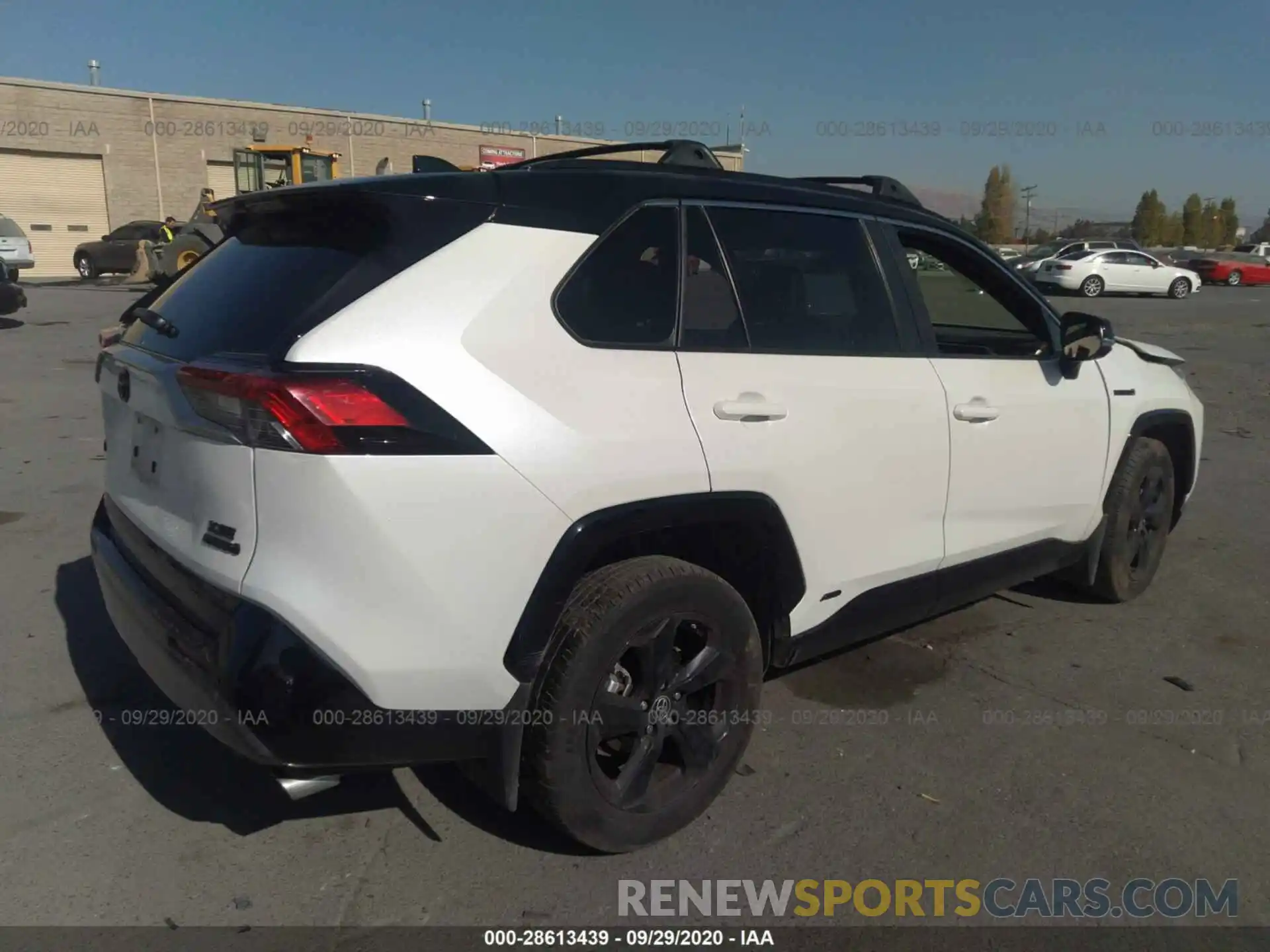 4 Photograph of a damaged car JTMEWRFVXKD519340 TOYOTA RAV4 2019