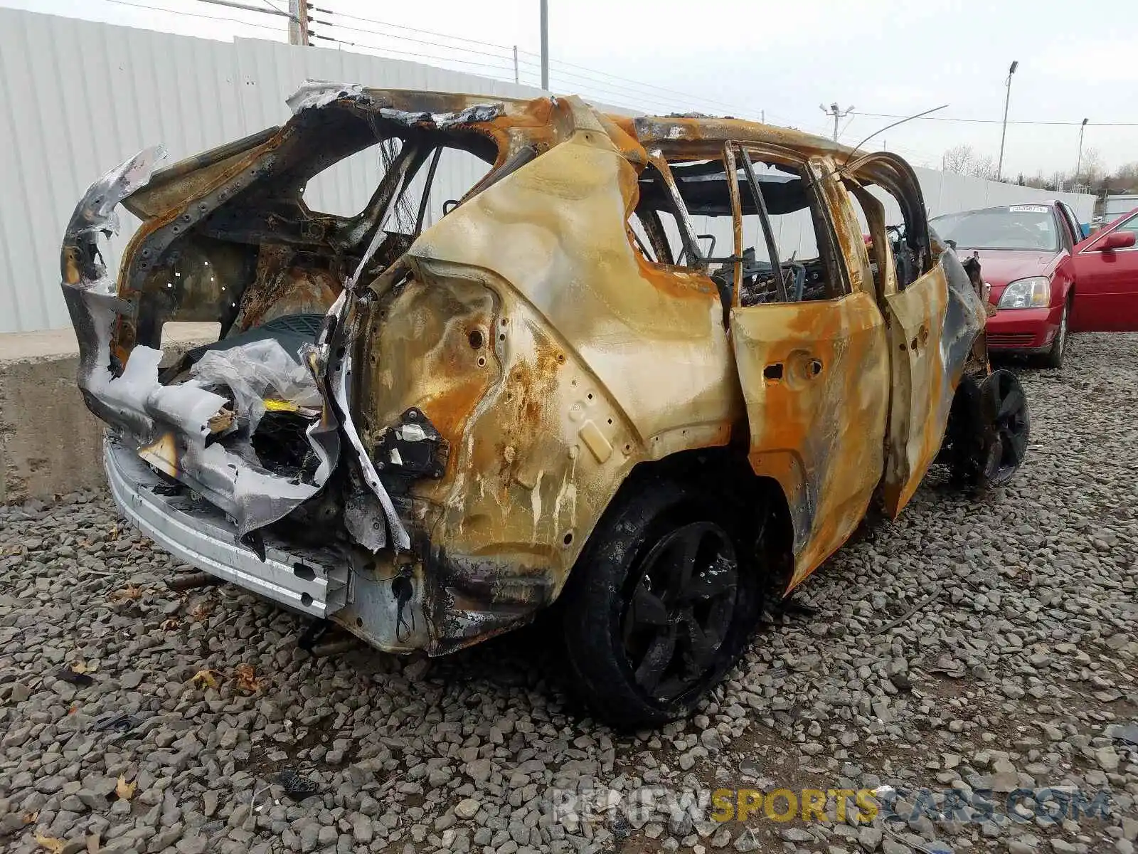 4 Photograph of a damaged car JTMEWRFVXKJ019230 TOYOTA RAV4 2019