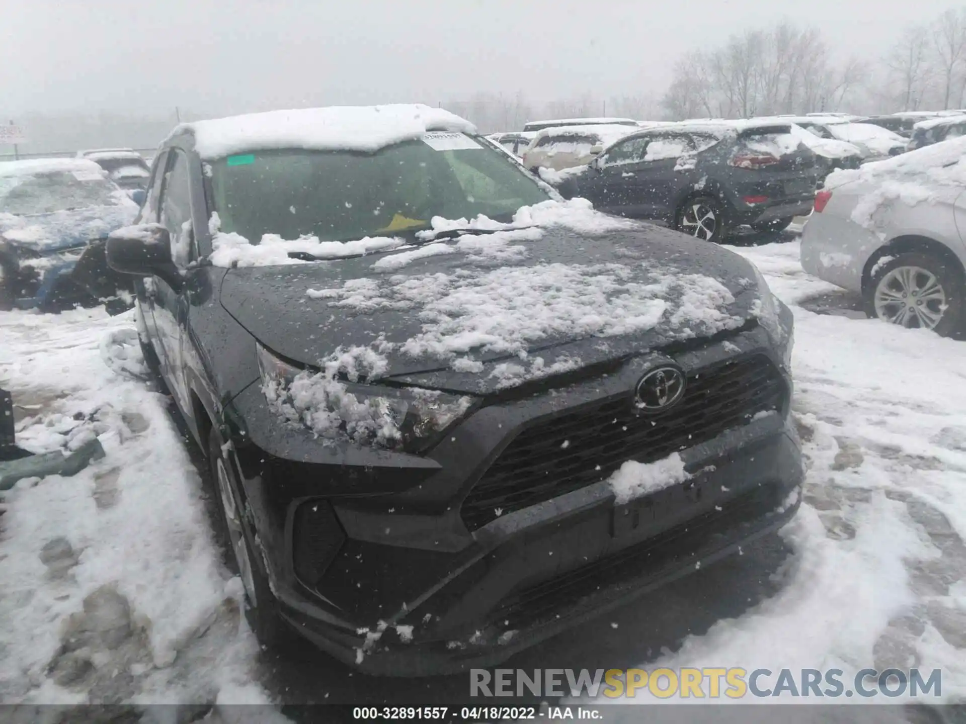 1 Photograph of a damaged car JTMF1RFV0KD004107 TOYOTA RAV4 2019