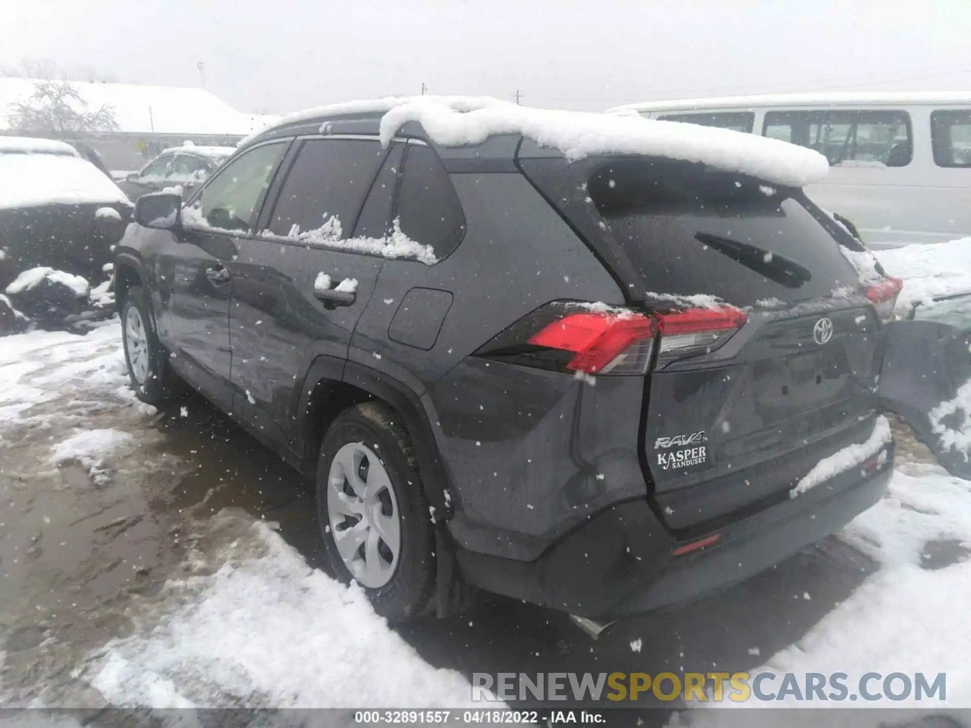 3 Фотография поврежденного автомобиля JTMF1RFV0KD004107 TOYOTA RAV4 2019