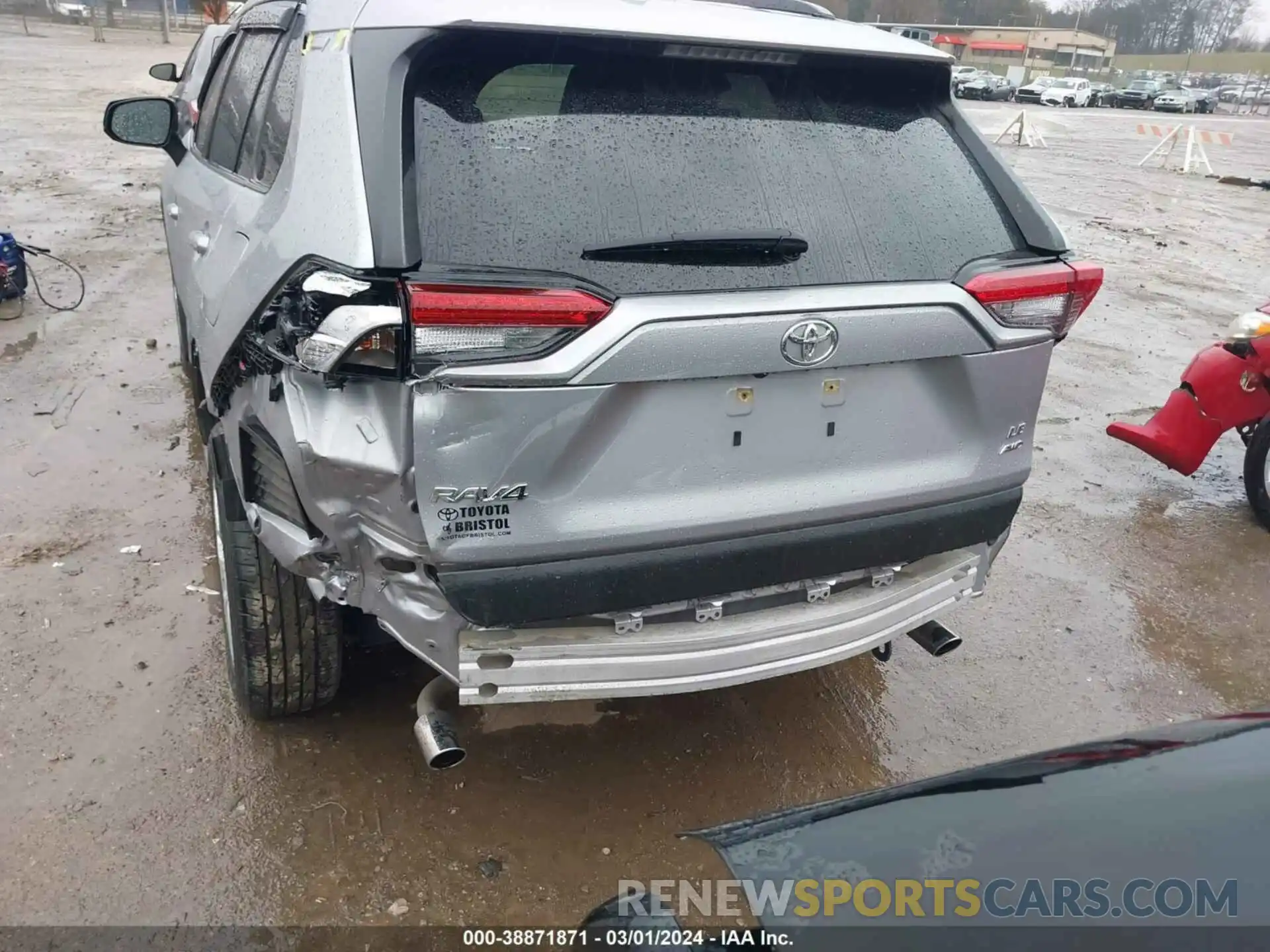 12 Photograph of a damaged car JTMF1RFV0KD020663 TOYOTA RAV4 2019