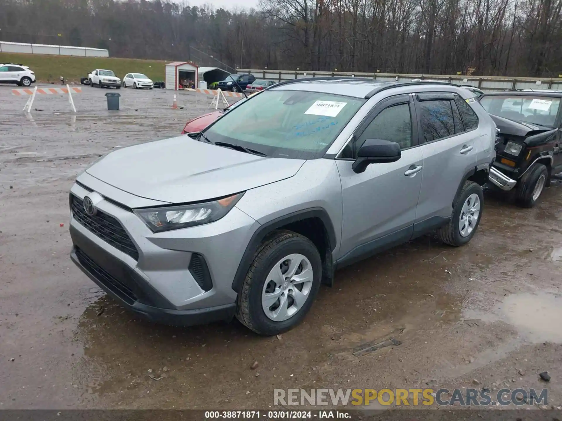 2 Photograph of a damaged car JTMF1RFV0KD020663 TOYOTA RAV4 2019