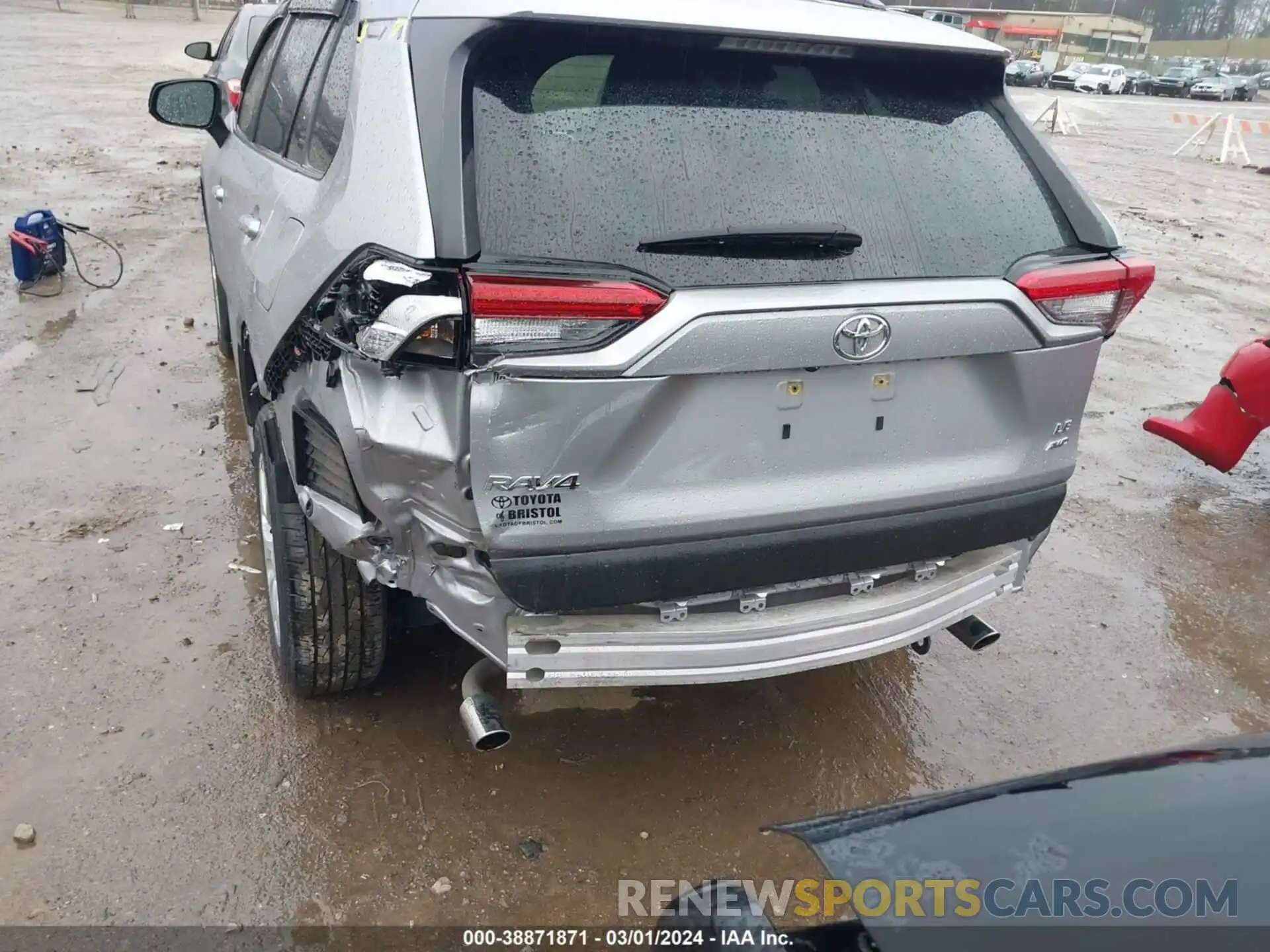 6 Photograph of a damaged car JTMF1RFV0KD020663 TOYOTA RAV4 2019