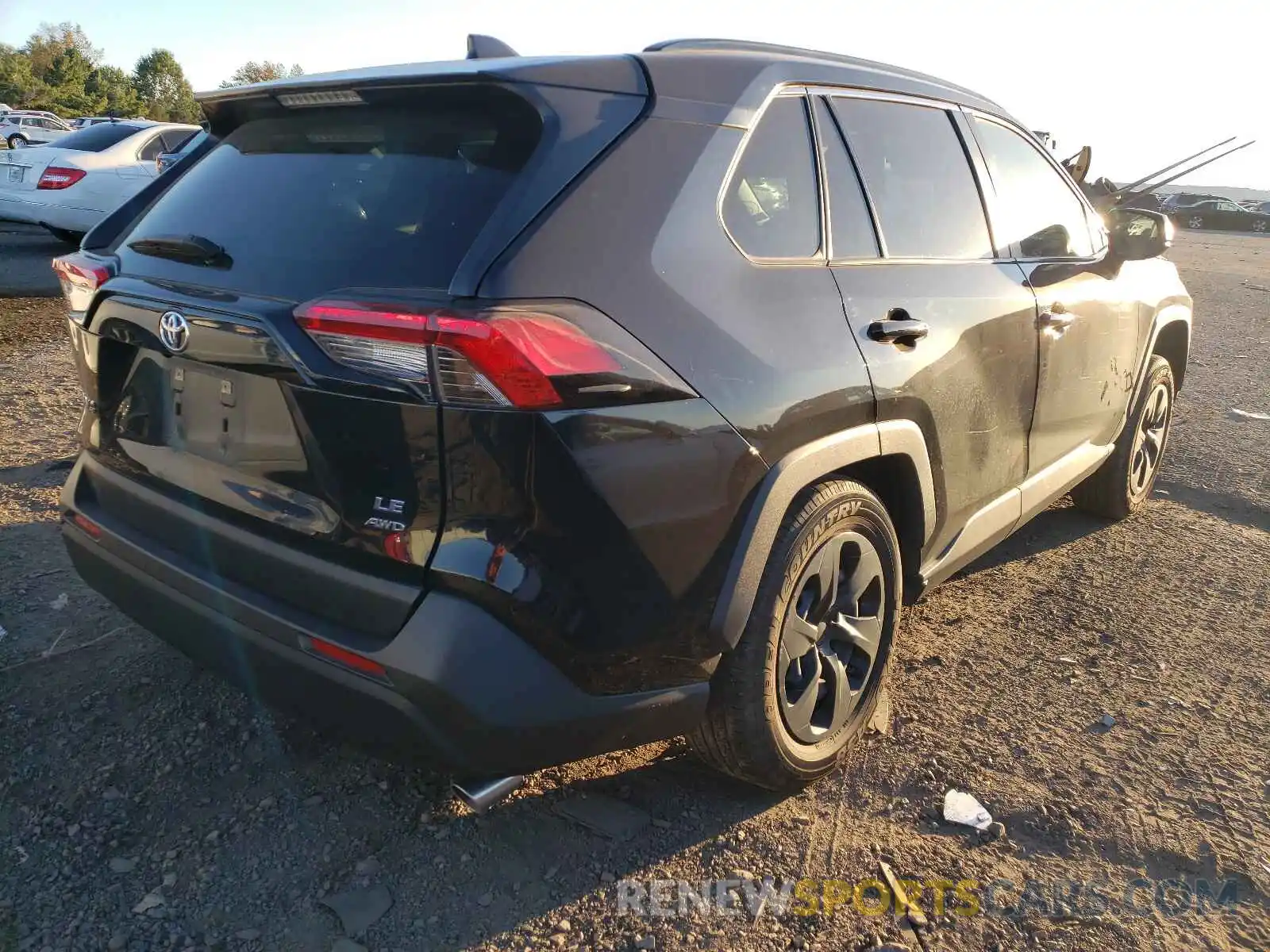 4 Photograph of a damaged car JTMF1RFV0KD028908 TOYOTA RAV4 2019