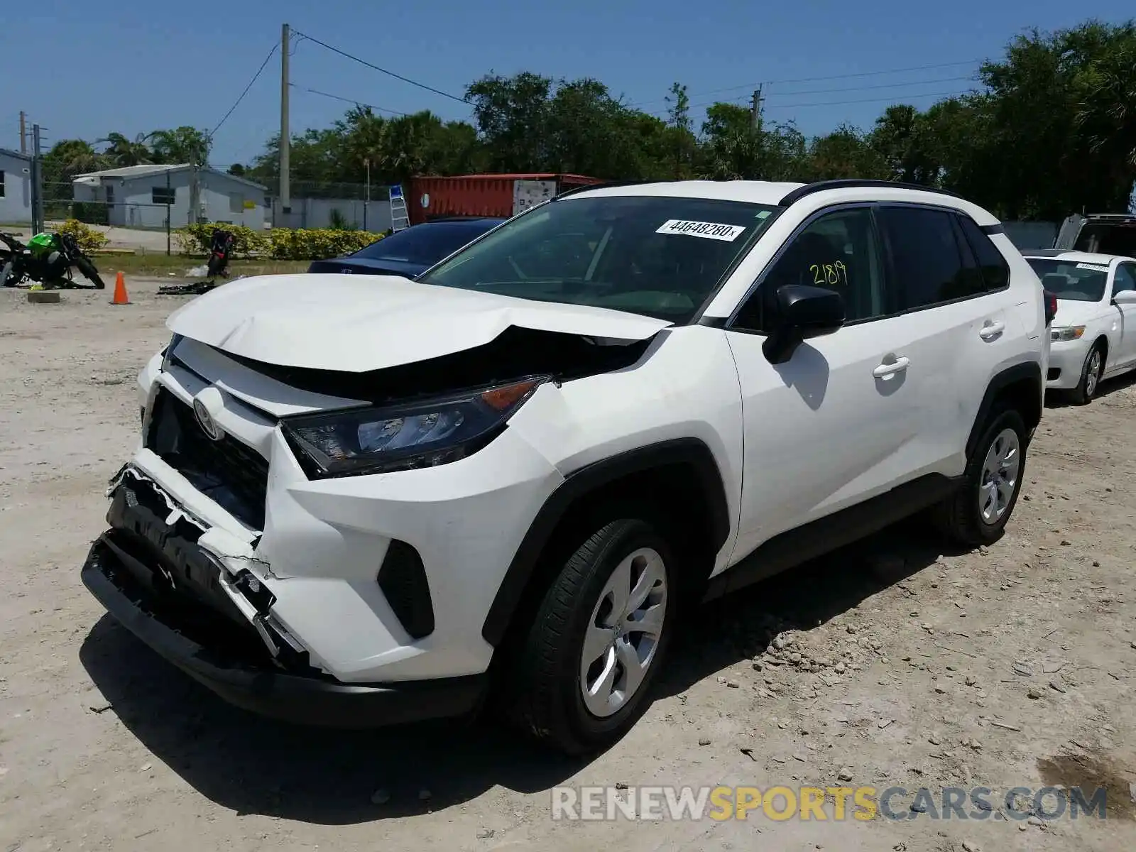 2 Photograph of a damaged car JTMF1RFV0KD029556 TOYOTA RAV4 2019