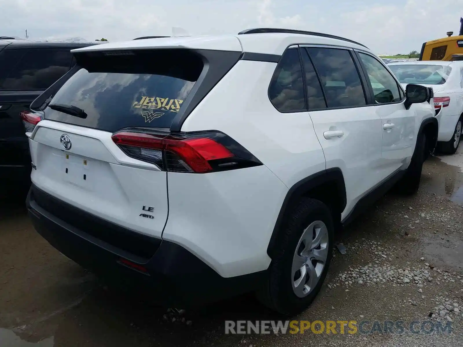 4 Photograph of a damaged car JTMF1RFV0KD029556 TOYOTA RAV4 2019