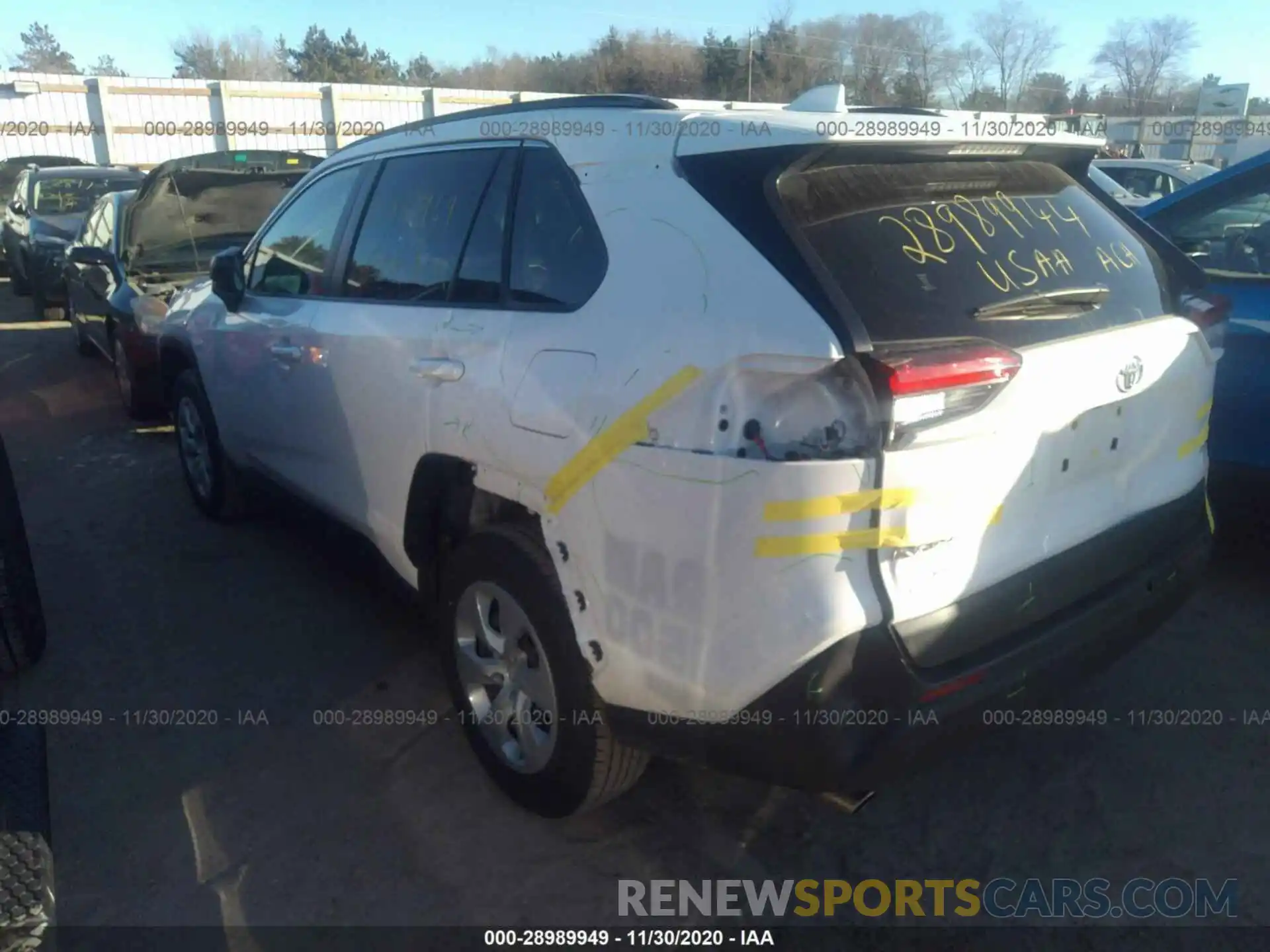 3 Фотография поврежденного автомобиля JTMF1RFV0KD045255 TOYOTA RAV4 2019