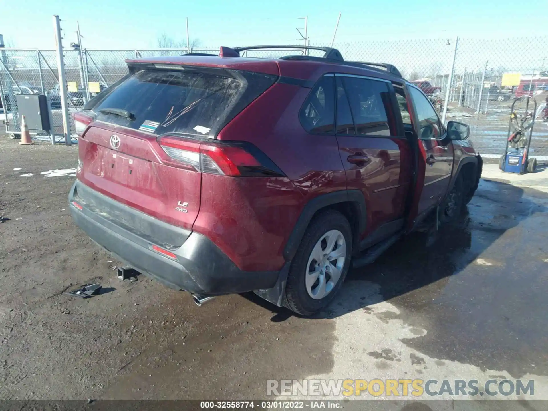 4 Photograph of a damaged car JTMF1RFV0KD502839 TOYOTA RAV4 2019