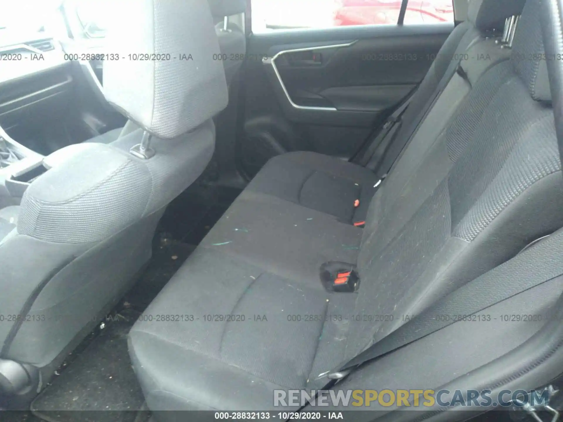 8 Photograph of a damaged car JTMF1RFV0KD511931 TOYOTA RAV4 2019