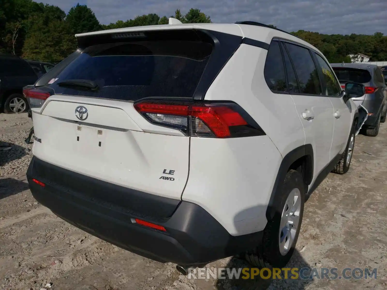 4 Photograph of a damaged car JTMF1RFV0KD512030 TOYOTA RAV4 2019