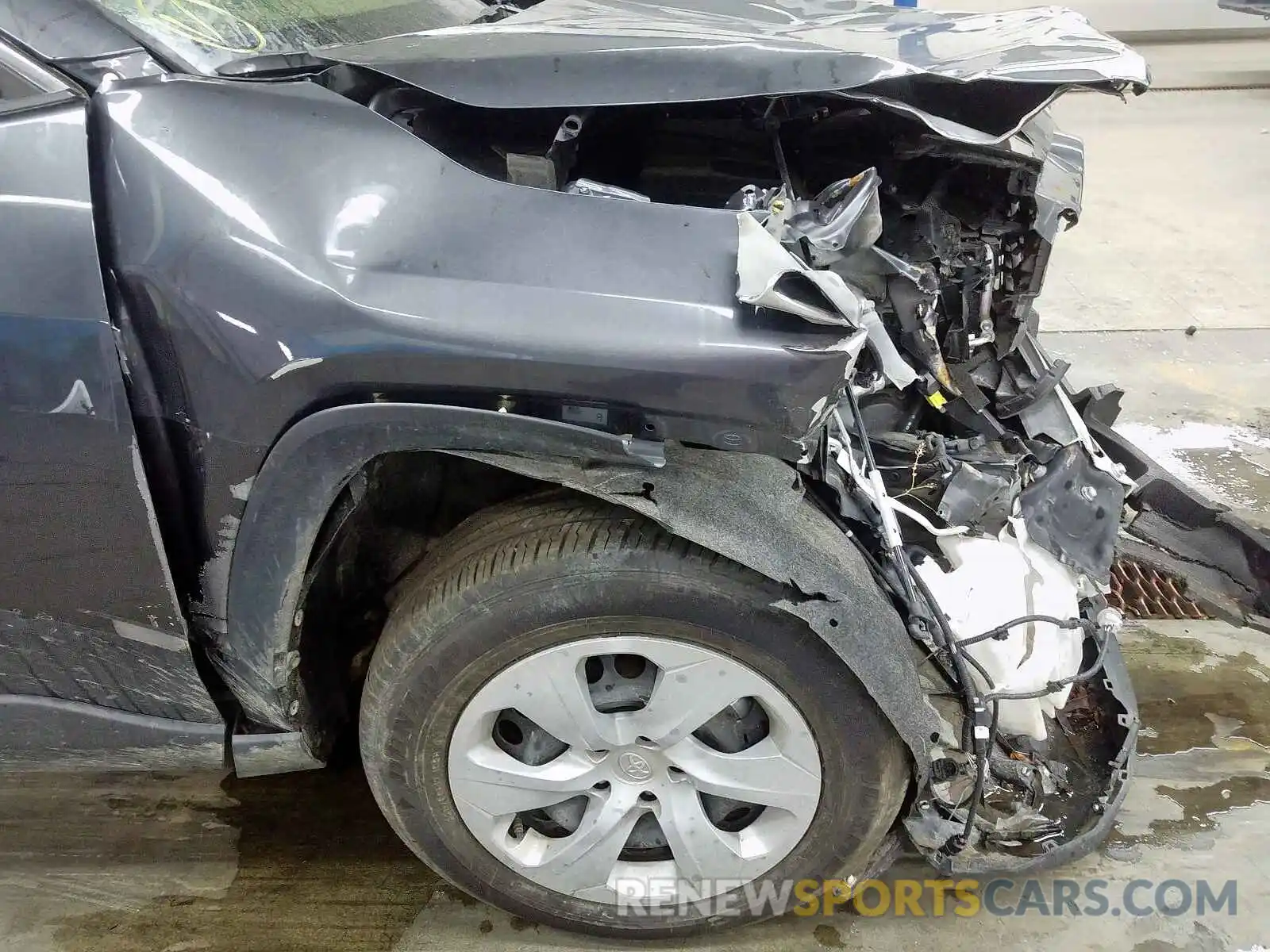 9 Photograph of a damaged car JTMF1RFV0KJ003153 TOYOTA RAV4 2019