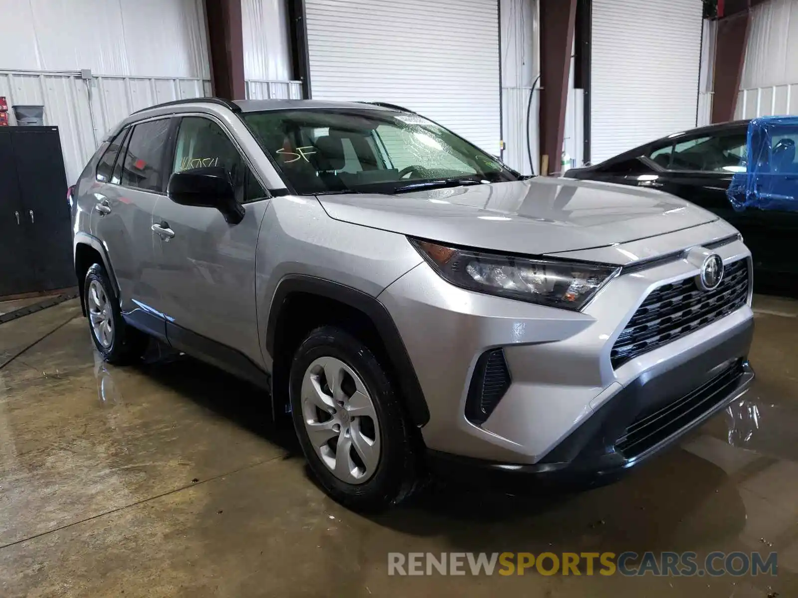 1 Photograph of a damaged car JTMF1RFV0KJ003900 TOYOTA RAV4 2019