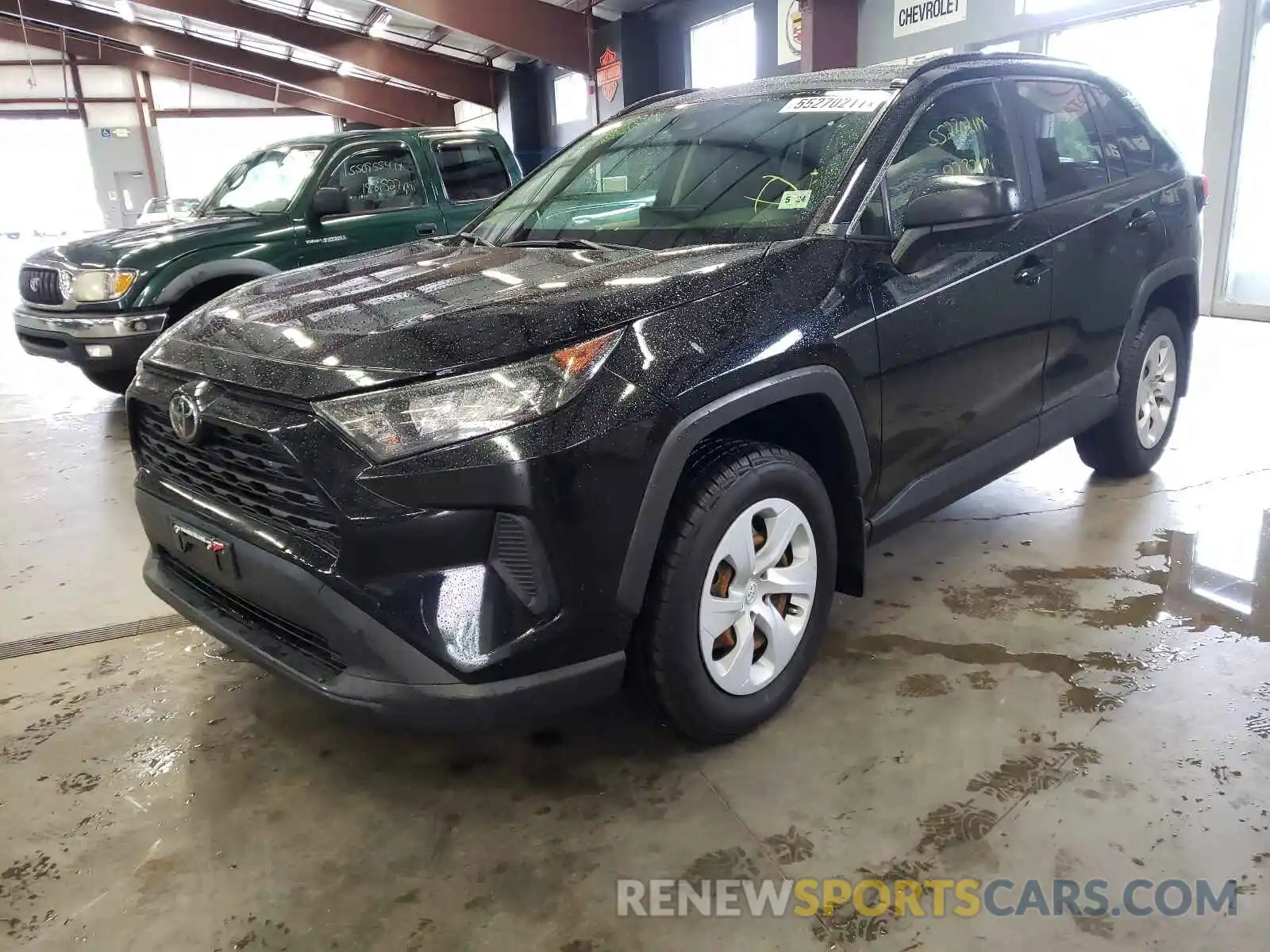 2 Photograph of a damaged car JTMF1RFV0KJ004481 TOYOTA RAV4 2019