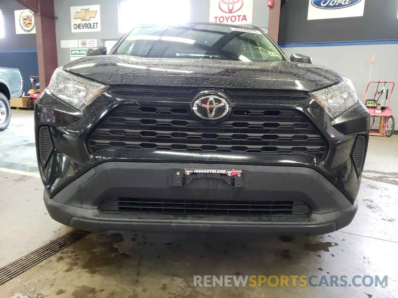 9 Photograph of a damaged car JTMF1RFV0KJ004481 TOYOTA RAV4 2019