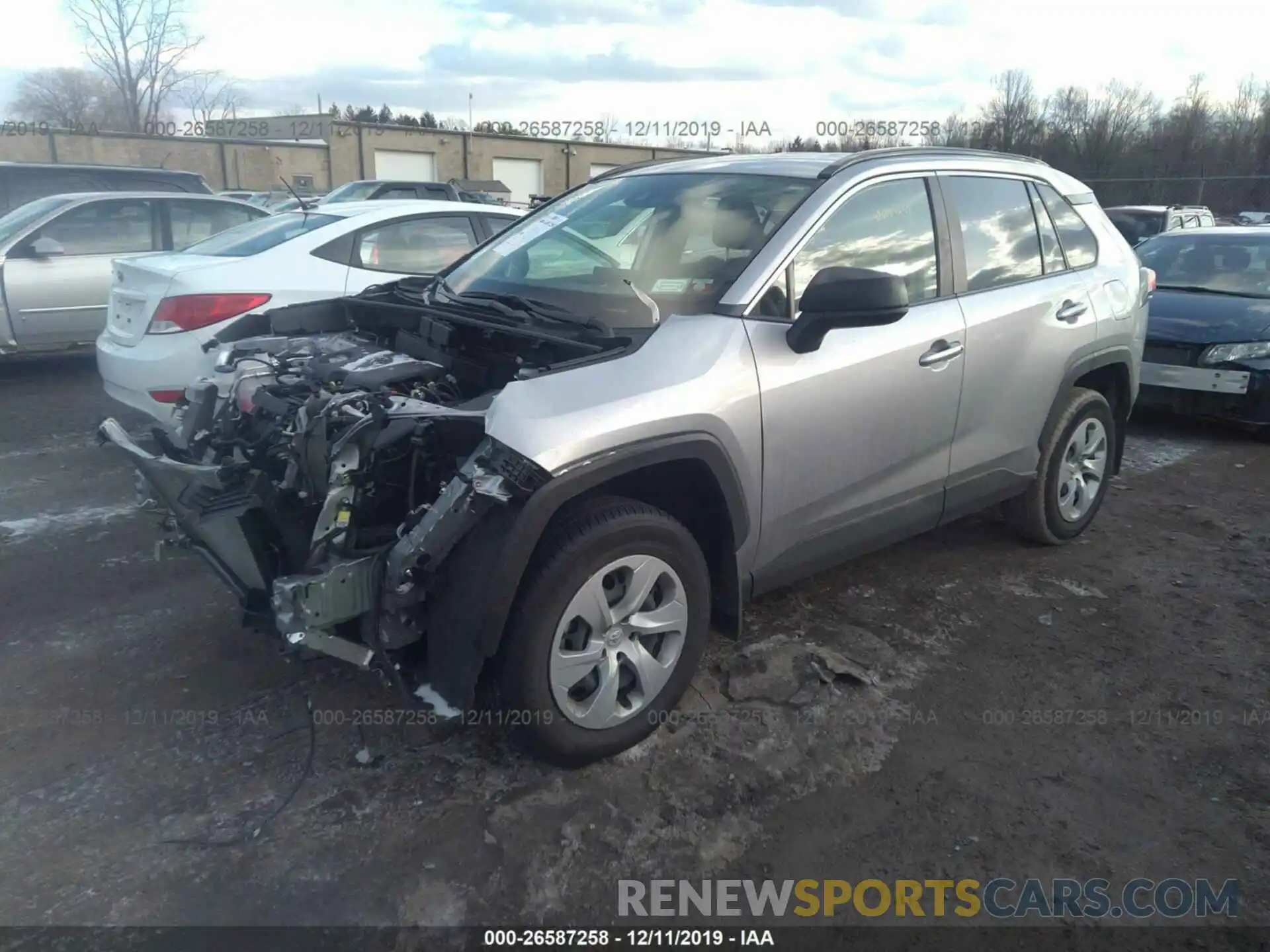 2 Фотография поврежденного автомобиля JTMF1RFV0KJ005243 TOYOTA RAV4 2019