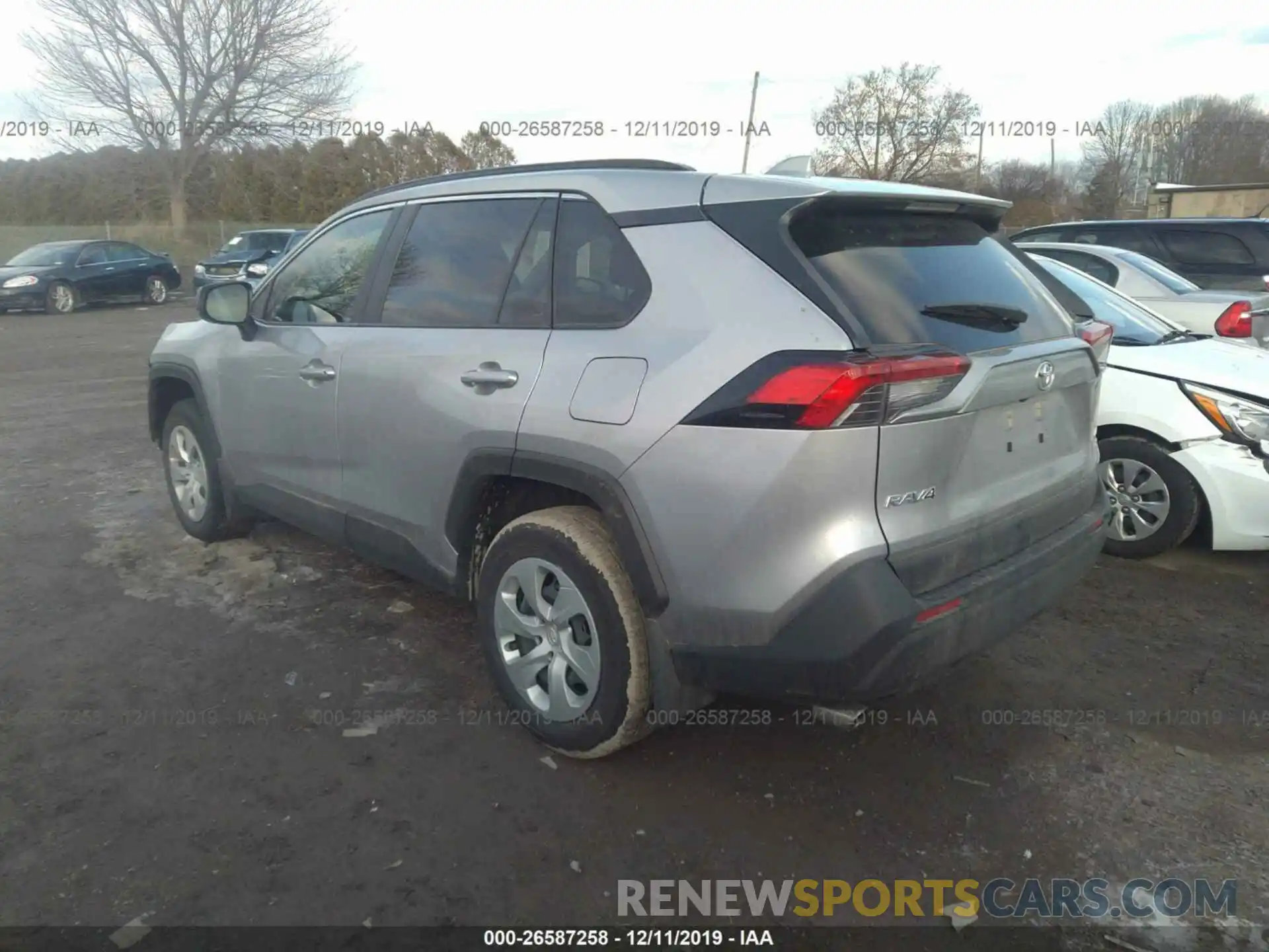 3 Фотография поврежденного автомобиля JTMF1RFV0KJ005243 TOYOTA RAV4 2019