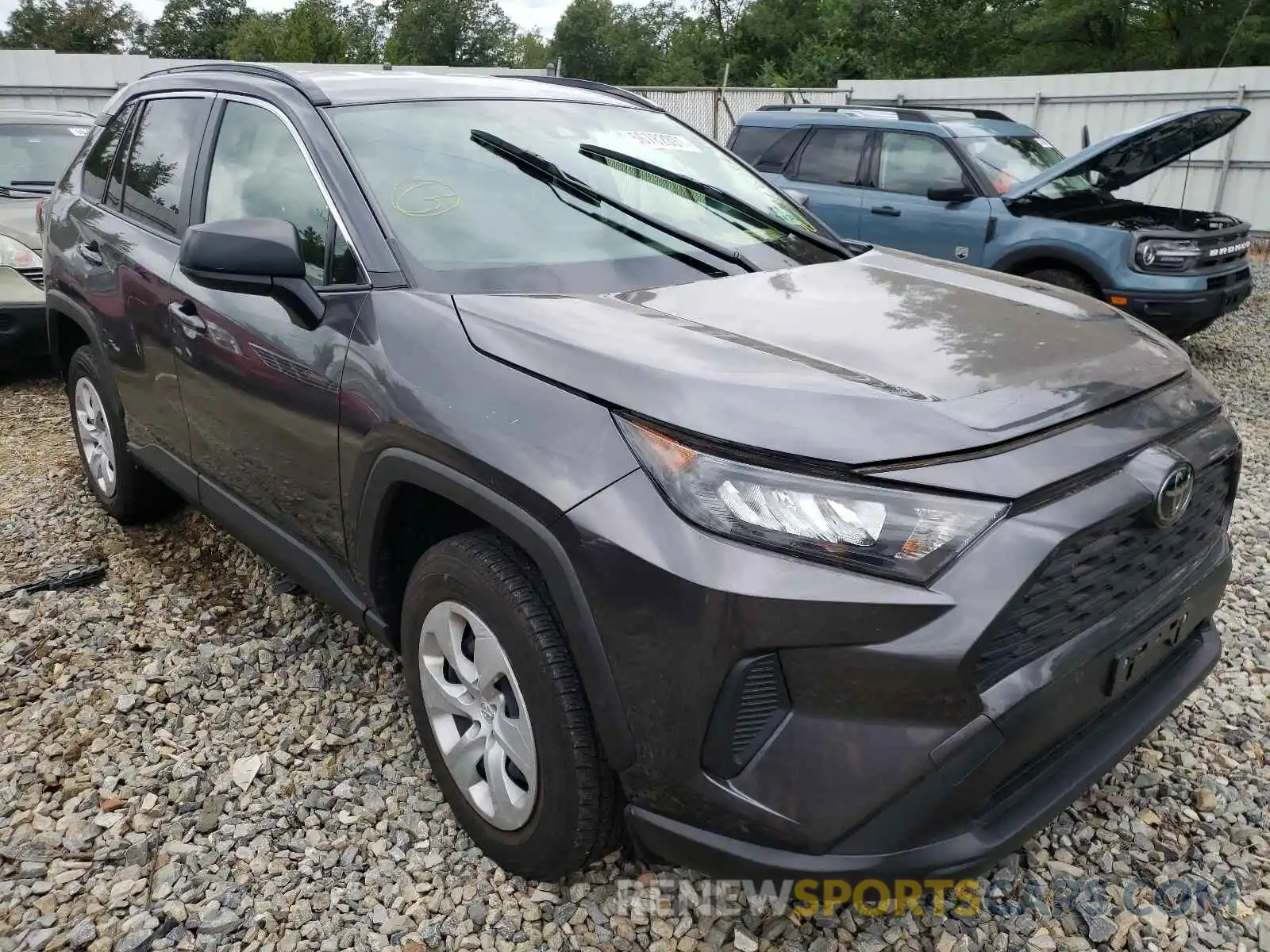 1 Photograph of a damaged car JTMF1RFV0KJ012158 TOYOTA RAV4 2019