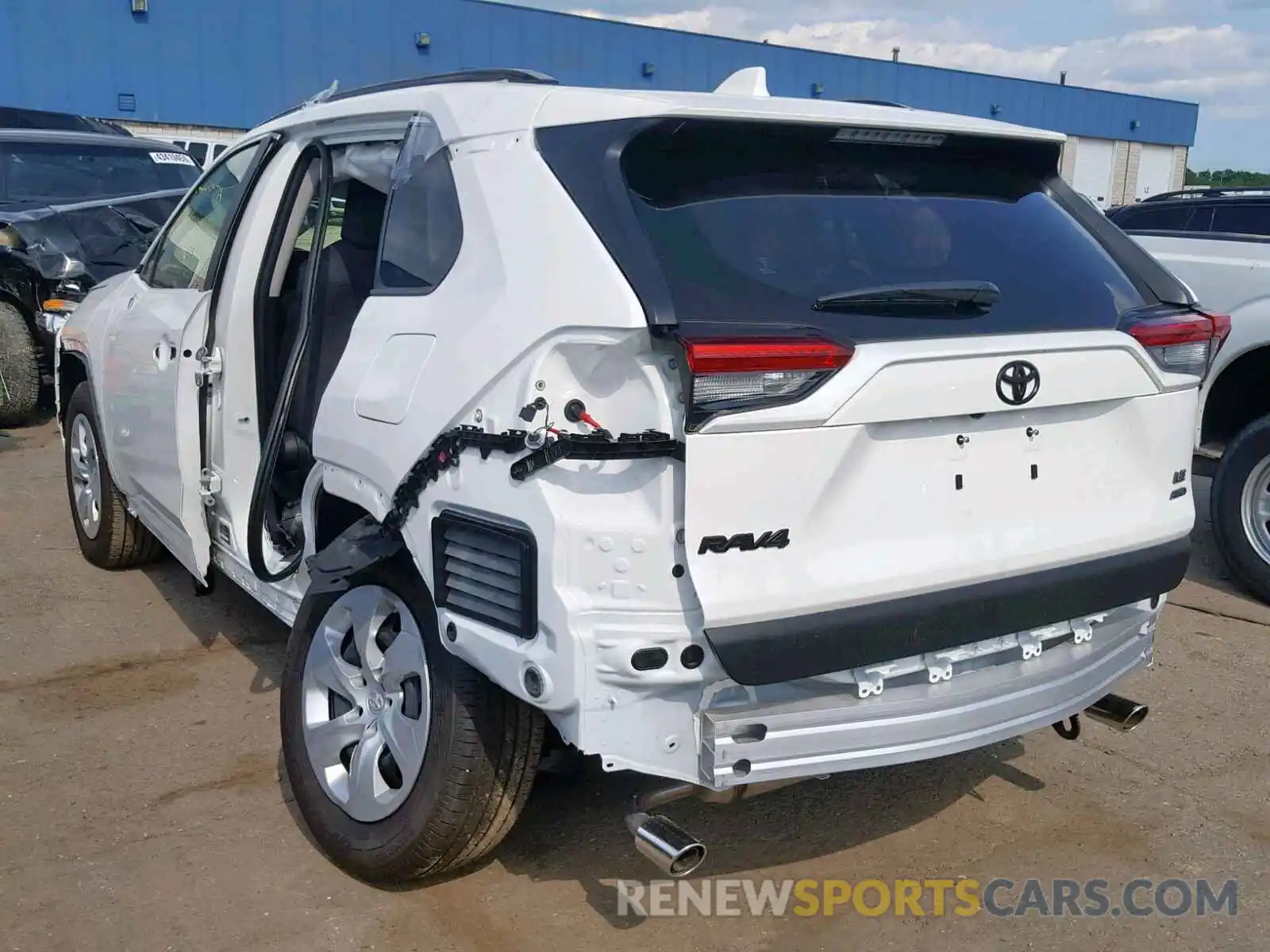 3 Photograph of a damaged car JTMF1RFV0KJ014203 TOYOTA RAV4 2019