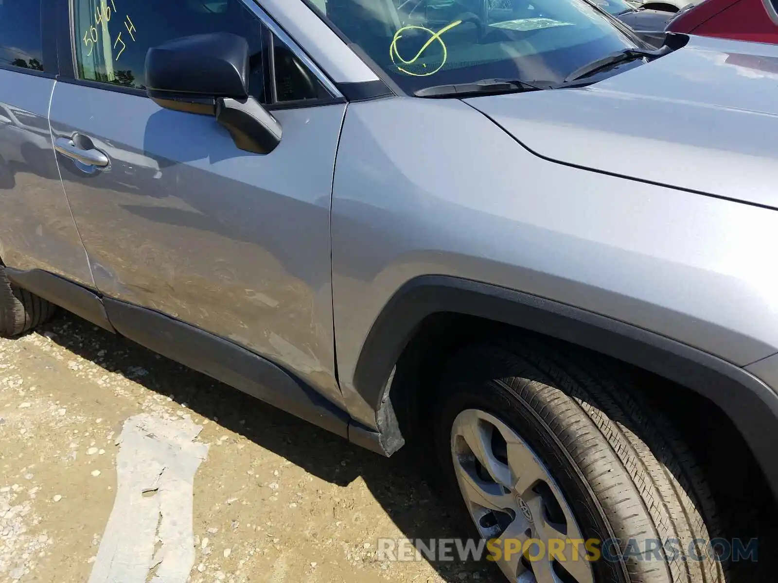 9 Photograph of a damaged car JTMF1RFV1KD004911 TOYOTA RAV4 2019