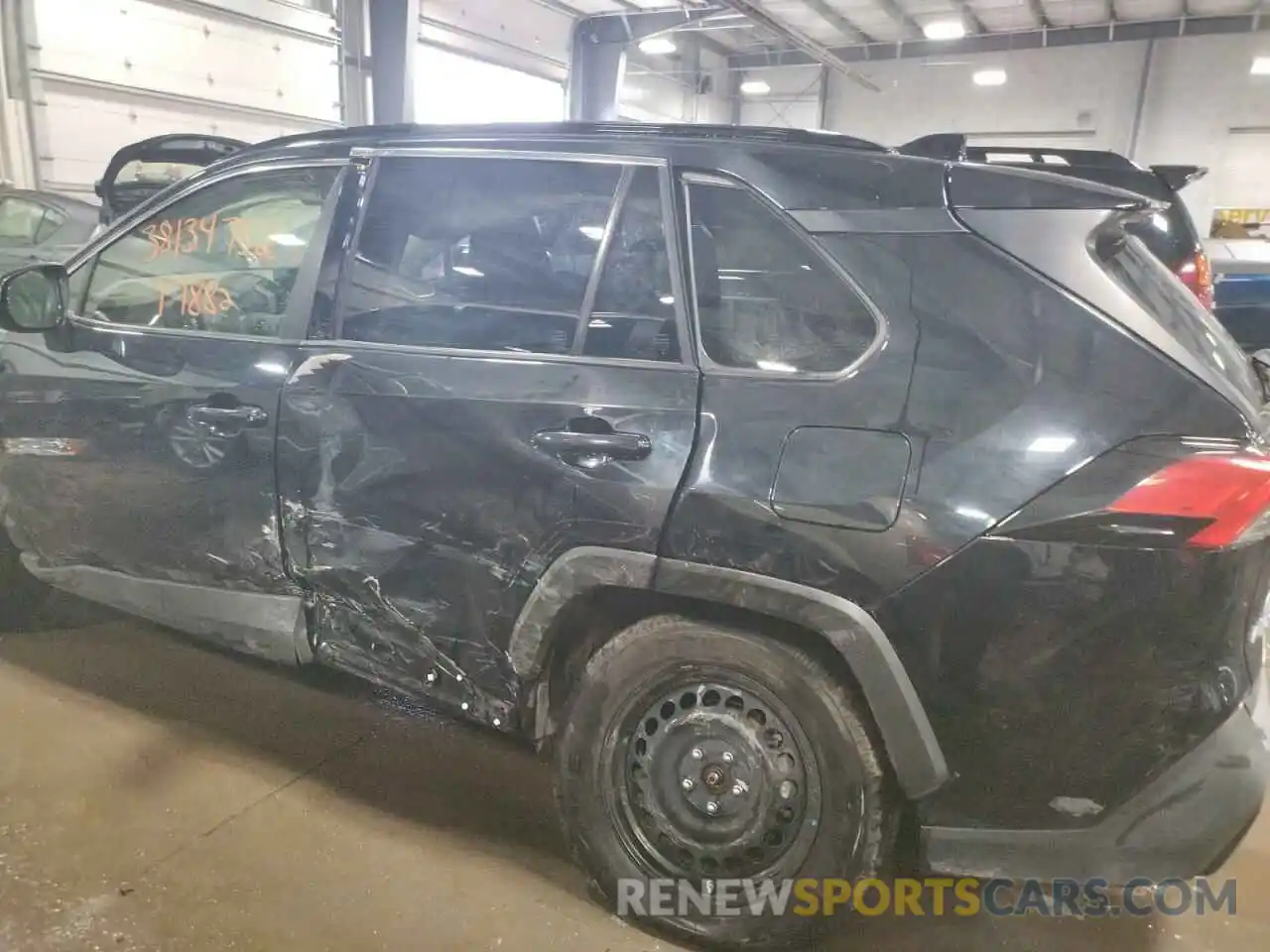 9 Photograph of a damaged car JTMF1RFV1KD517320 TOYOTA RAV4 2019