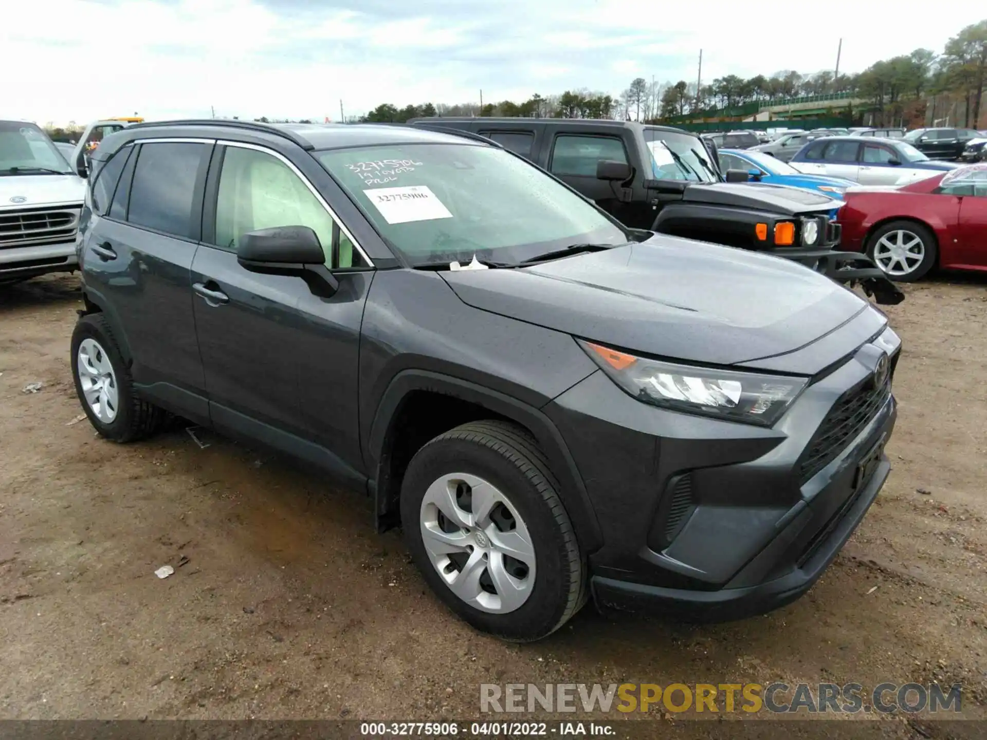 1 Photograph of a damaged car JTMF1RFV1KJ005249 TOYOTA RAV4 2019