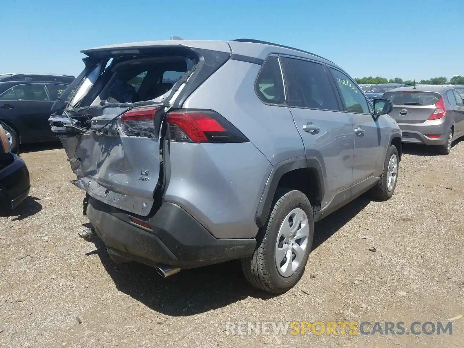 4 Photograph of a damaged car JTMF1RFV2KD510974 TOYOTA RAV4 2019