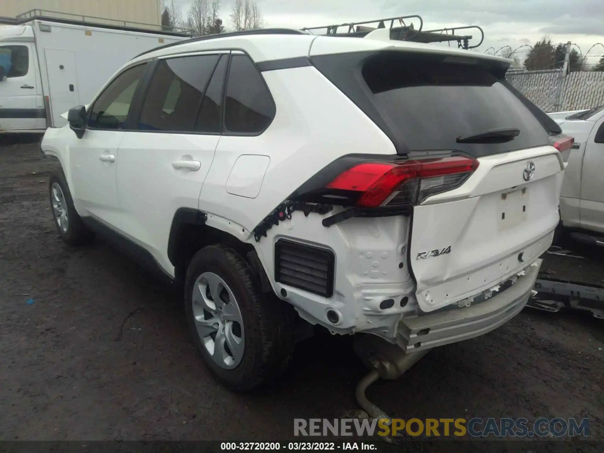 3 Фотография поврежденного автомобиля JTMF1RFV2KJ001176 TOYOTA RAV4 2019