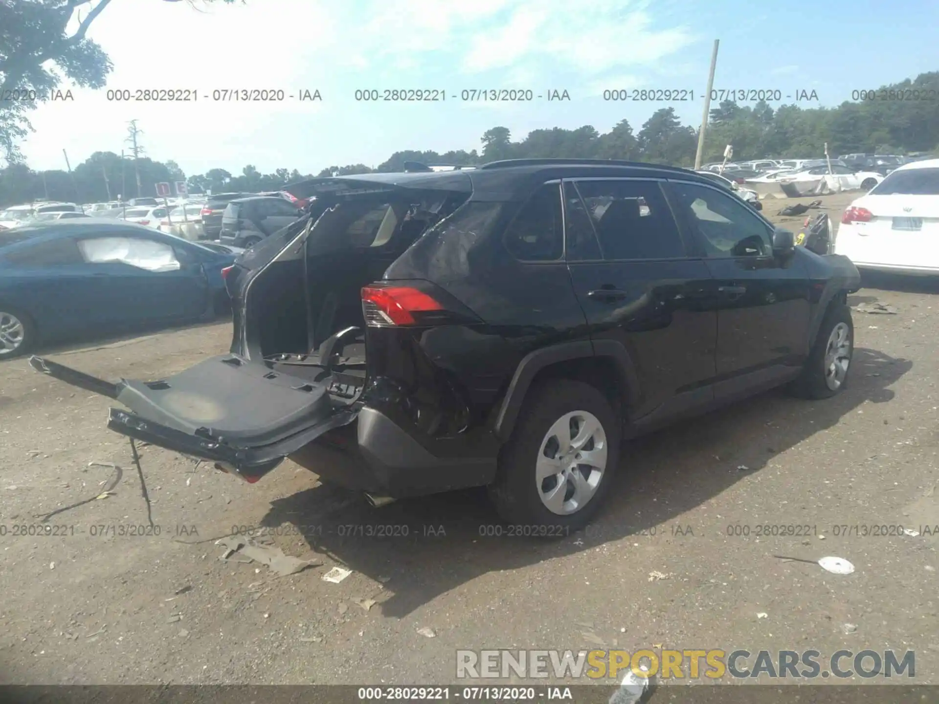 4 Photograph of a damaged car JTMF1RFV2KJ004465 TOYOTA RAV4 2019