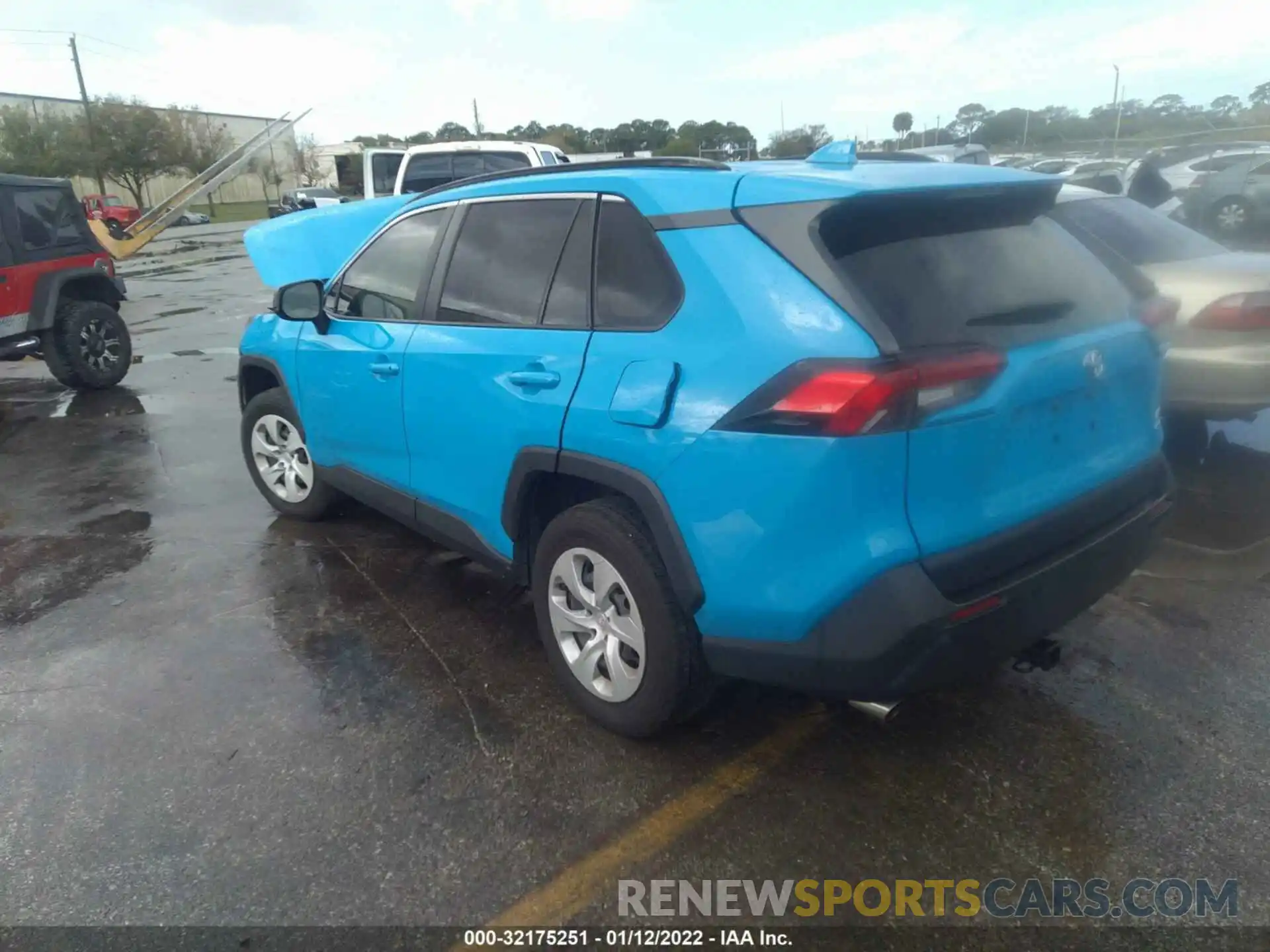 3 Photograph of a damaged car JTMF1RFV2KJ012811 TOYOTA RAV4 2019