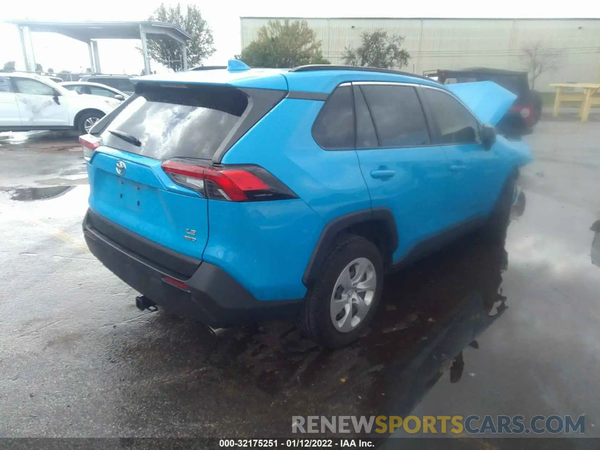 4 Photograph of a damaged car JTMF1RFV2KJ012811 TOYOTA RAV4 2019