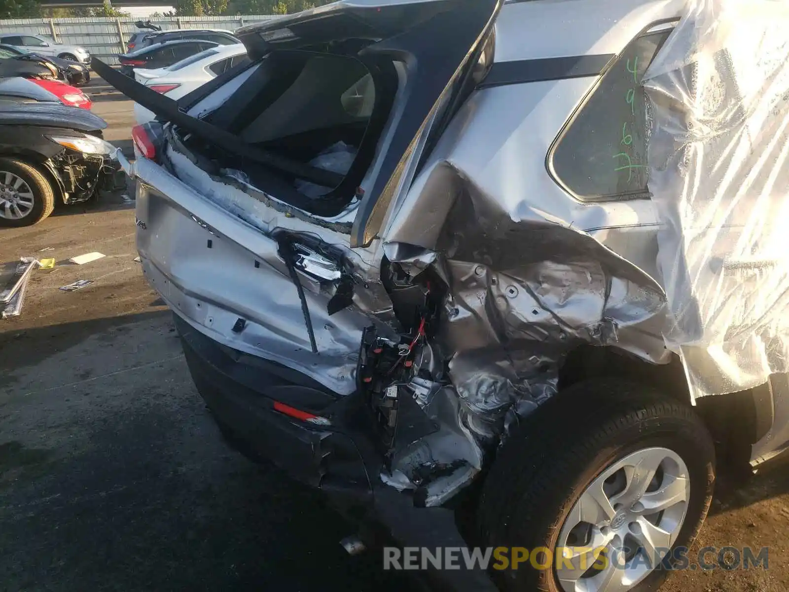 9 Фотография поврежденного автомобиля JTMF1RFV3KD040017 TOYOTA RAV4 2019