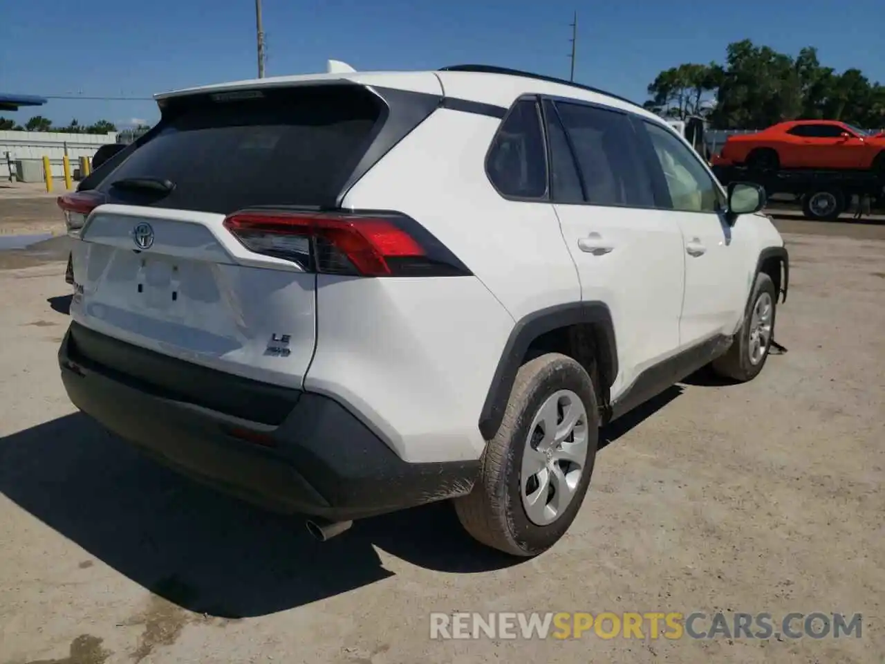 4 Photograph of a damaged car JTMF1RFV3KD043256 TOYOTA RAV4 2019