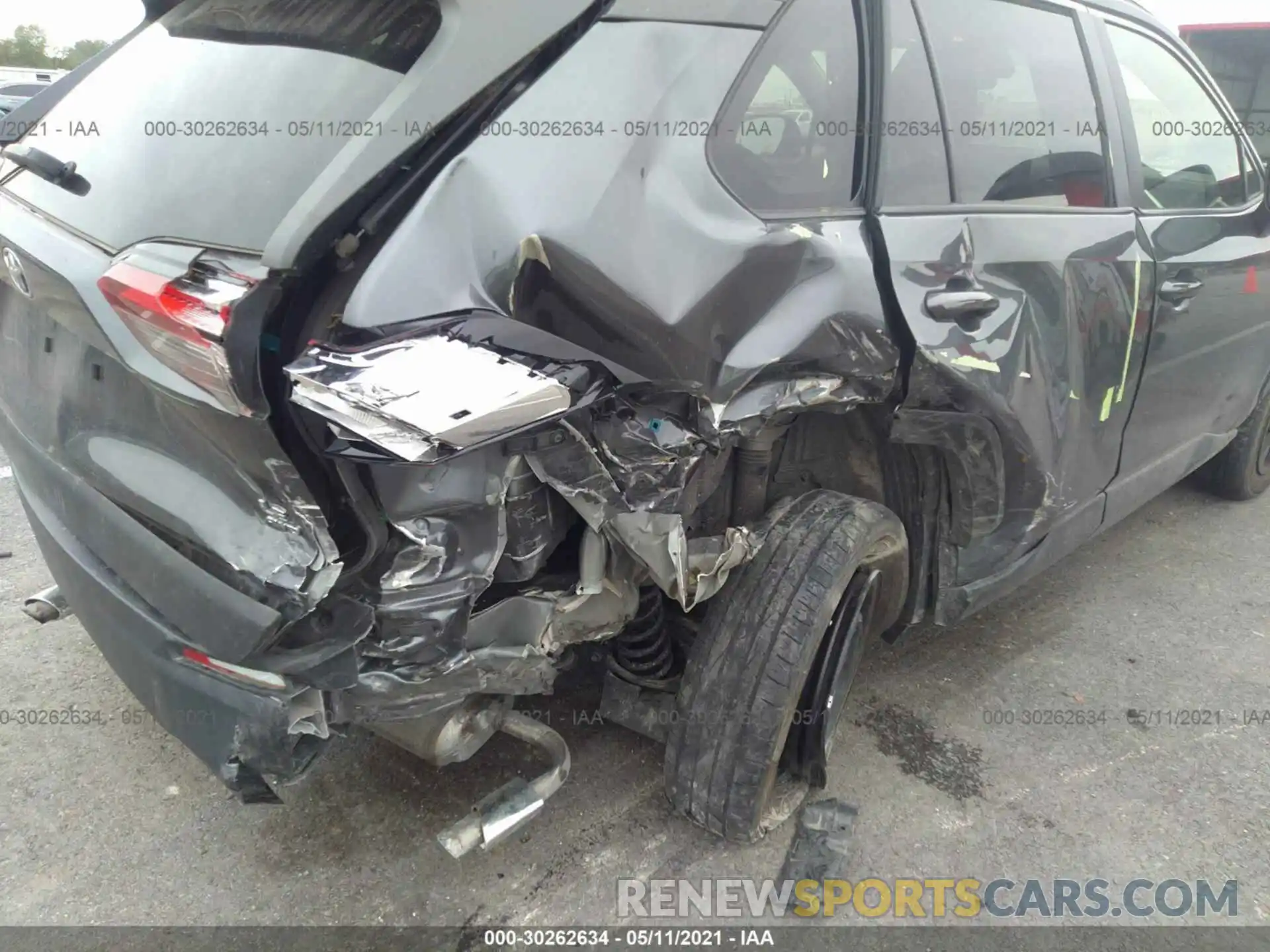 6 Photograph of a damaged car JTMF1RFV3KD501846 TOYOTA RAV4 2019