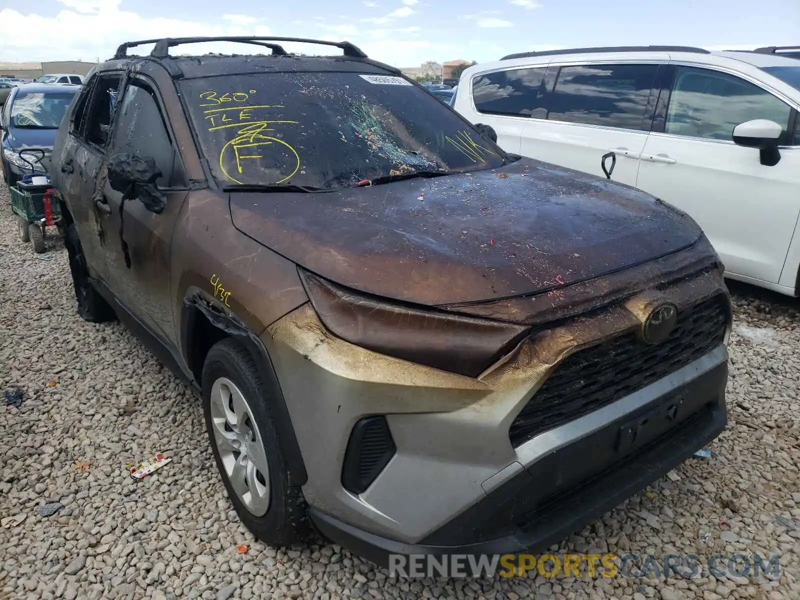 1 Photograph of a damaged car JTMF1RFV3KD506612 TOYOTA RAV4 2019