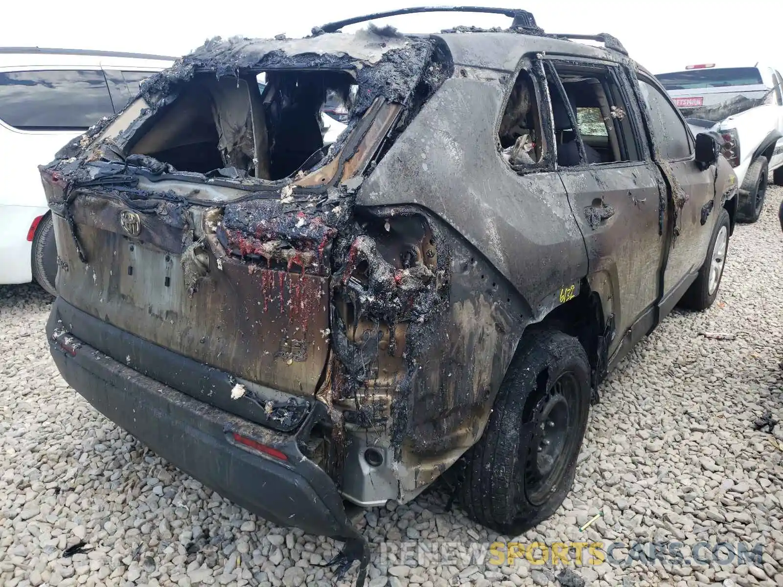 4 Photograph of a damaged car JTMF1RFV3KD506612 TOYOTA RAV4 2019