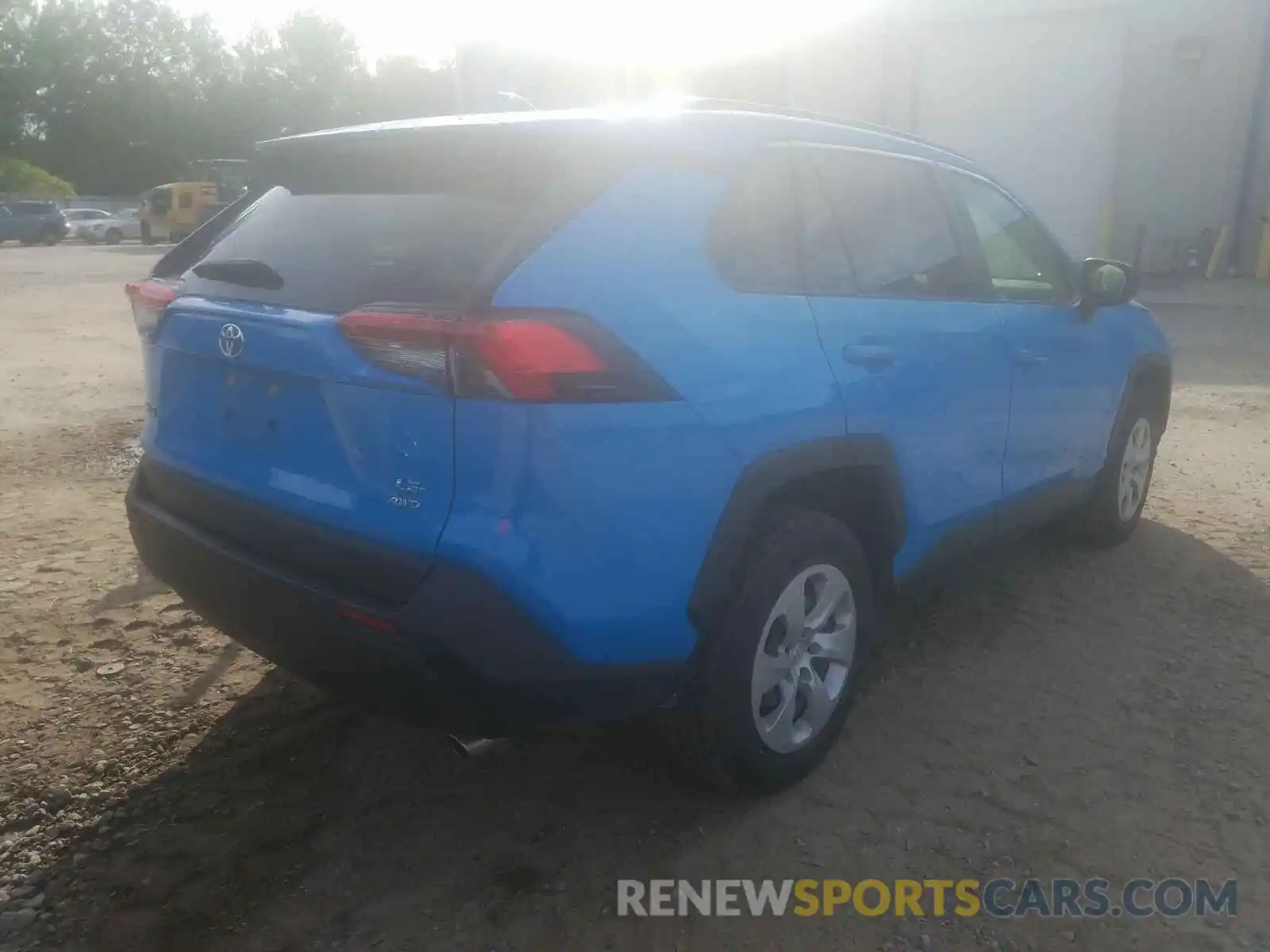 4 Photograph of a damaged car JTMF1RFV3KJ002370 TOYOTA RAV4 2019