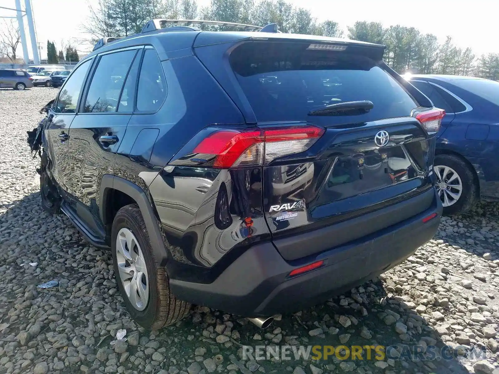 3 Photograph of a damaged car JTMF1RFV3KJ003552 TOYOTA RAV4 2019