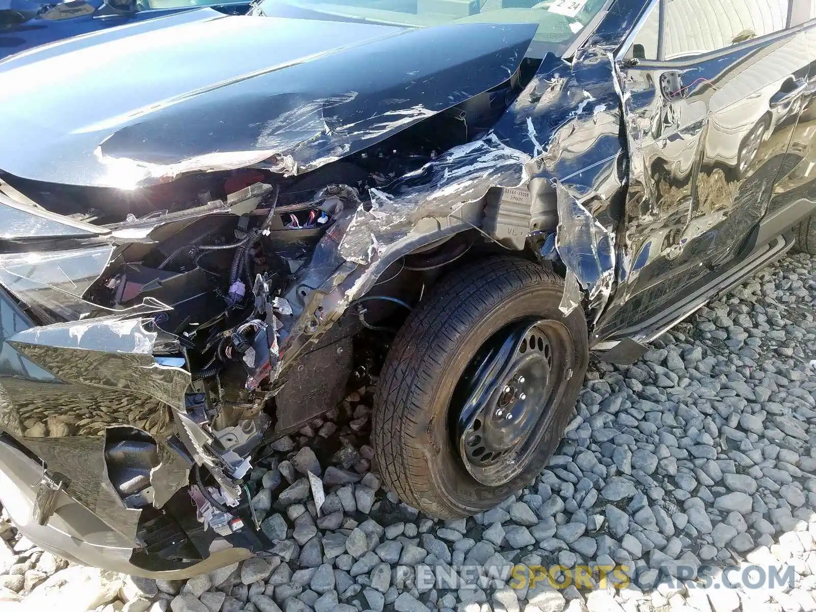 9 Photograph of a damaged car JTMF1RFV3KJ003552 TOYOTA RAV4 2019