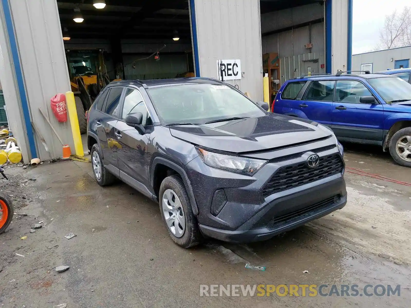 1 Photograph of a damaged car JTMF1RFV3KJ025129 TOYOTA RAV4 2019