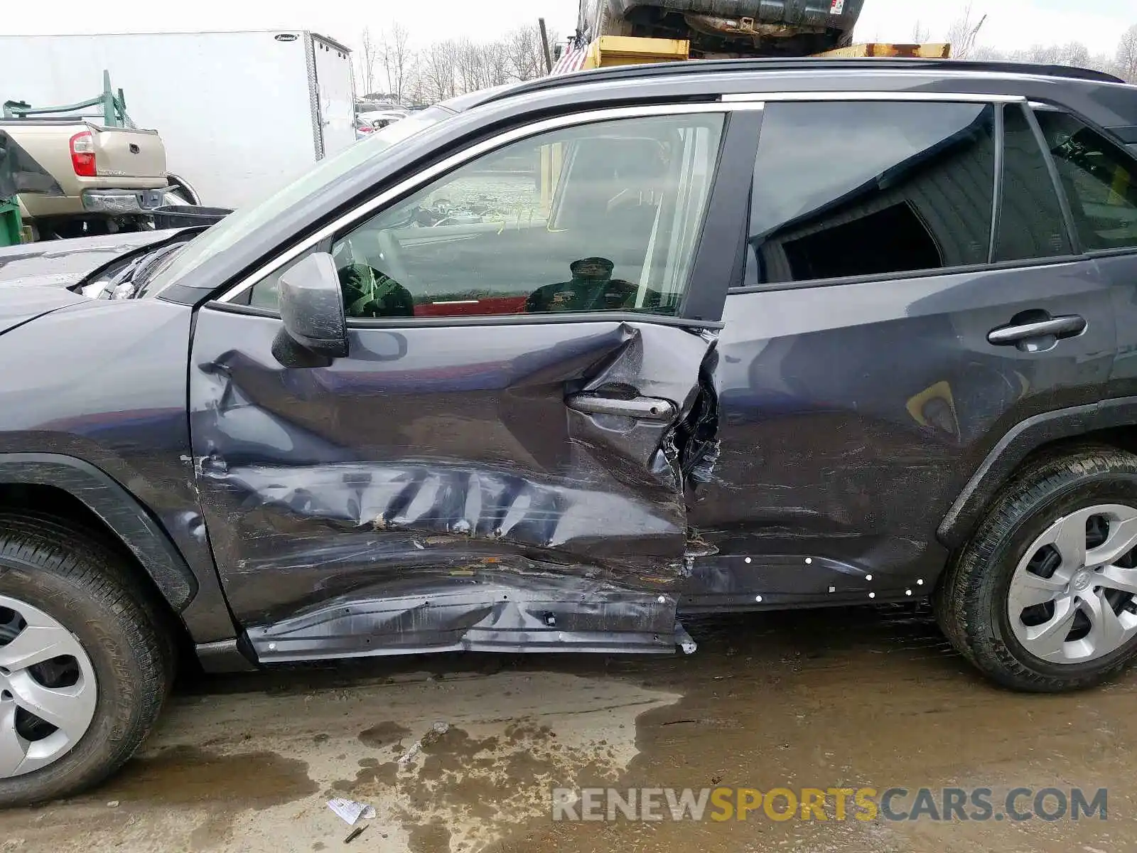 9 Photograph of a damaged car JTMF1RFV3KJ025129 TOYOTA RAV4 2019