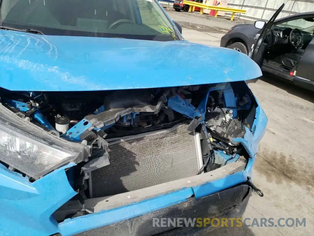 9 Photograph of a damaged car JTMF1RFV4KD005910 TOYOTA RAV4 2019