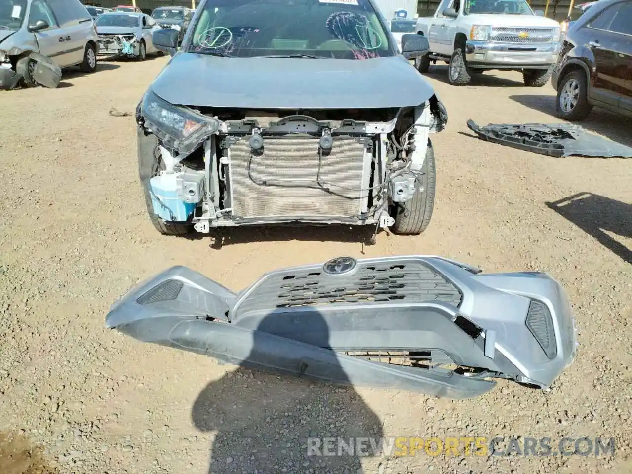 9 Photograph of a damaged car JTMF1RFV4KD015143 TOYOTA RAV4 2019