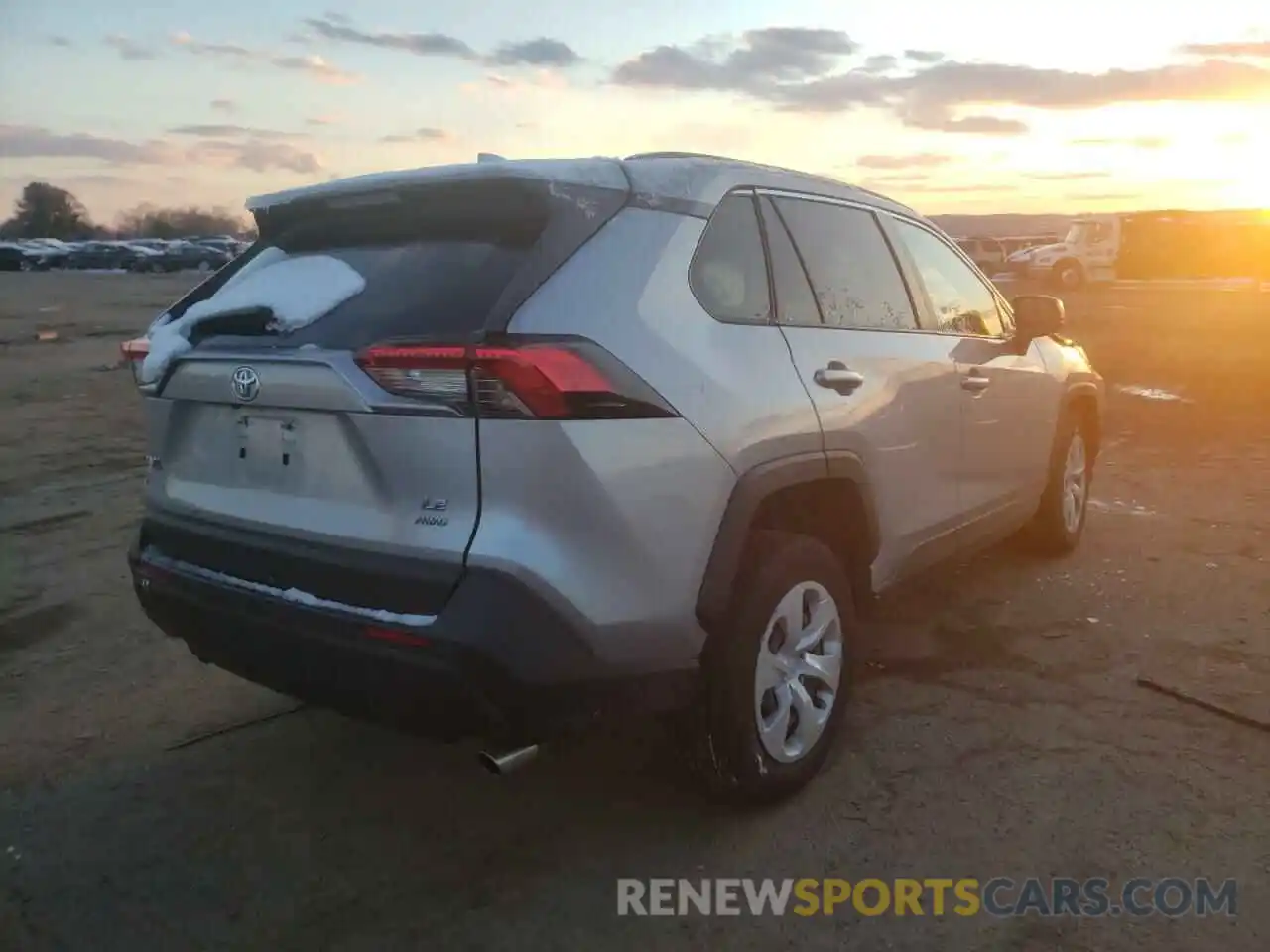 4 Photograph of a damaged car JTMF1RFV4KD031178 TOYOTA RAV4 2019