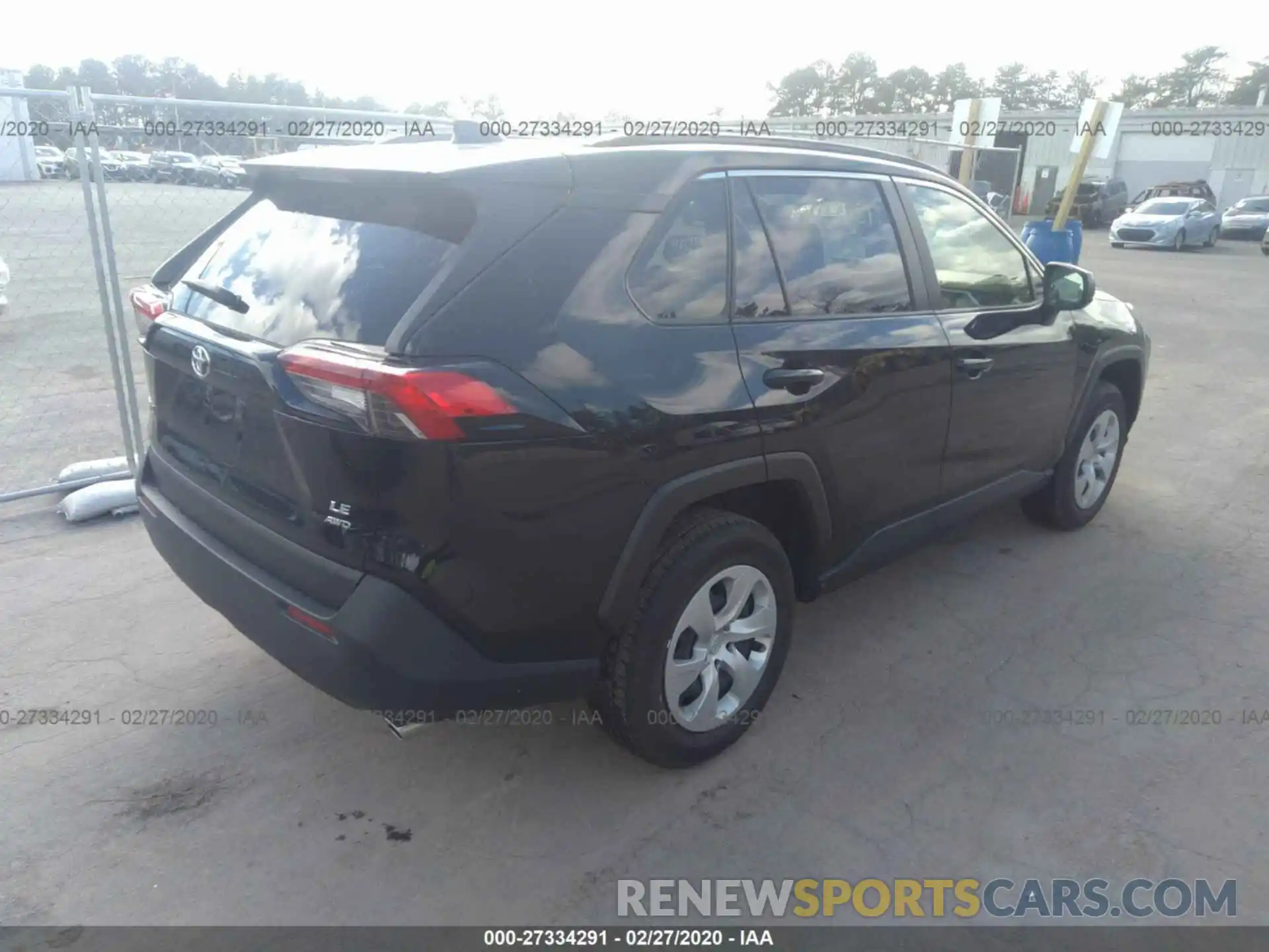 4 Photograph of a damaged car JTMF1RFV4KJ002572 TOYOTA RAV4 2019