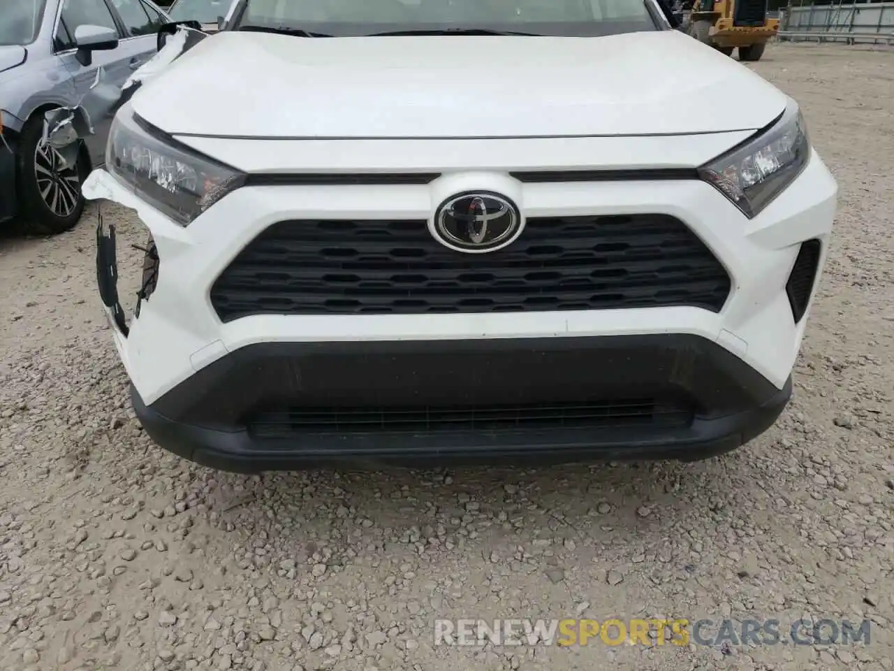 9 Photograph of a damaged car JTMF1RFV4KJ004418 TOYOTA RAV4 2019