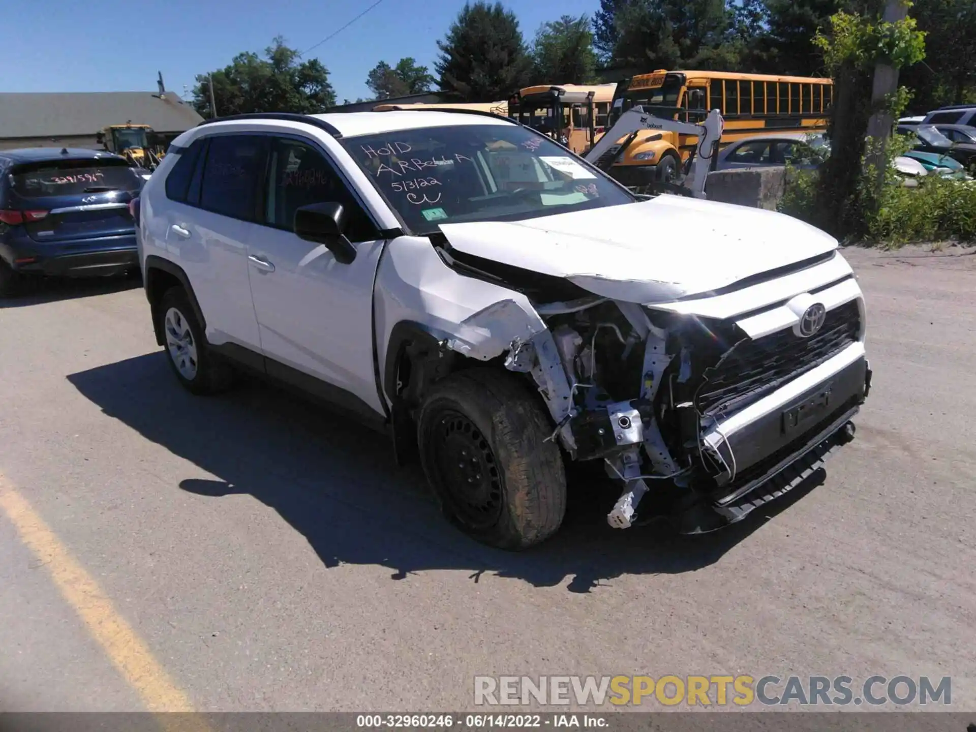 1 Photograph of a damaged car JTMF1RFV4KJ013667 TOYOTA RAV4 2019