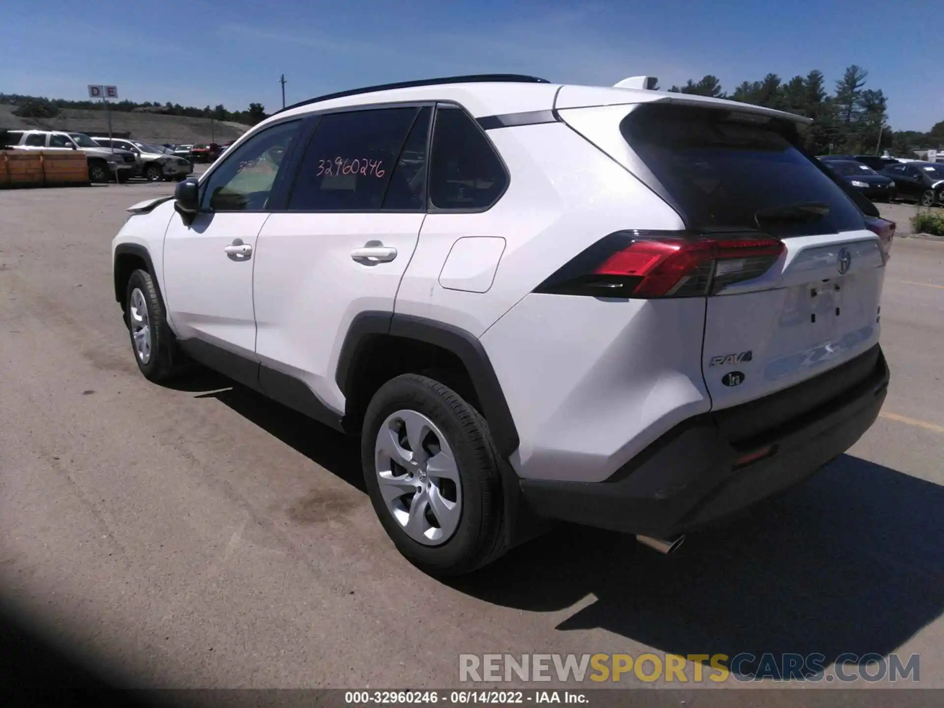 3 Фотография поврежденного автомобиля JTMF1RFV4KJ013667 TOYOTA RAV4 2019