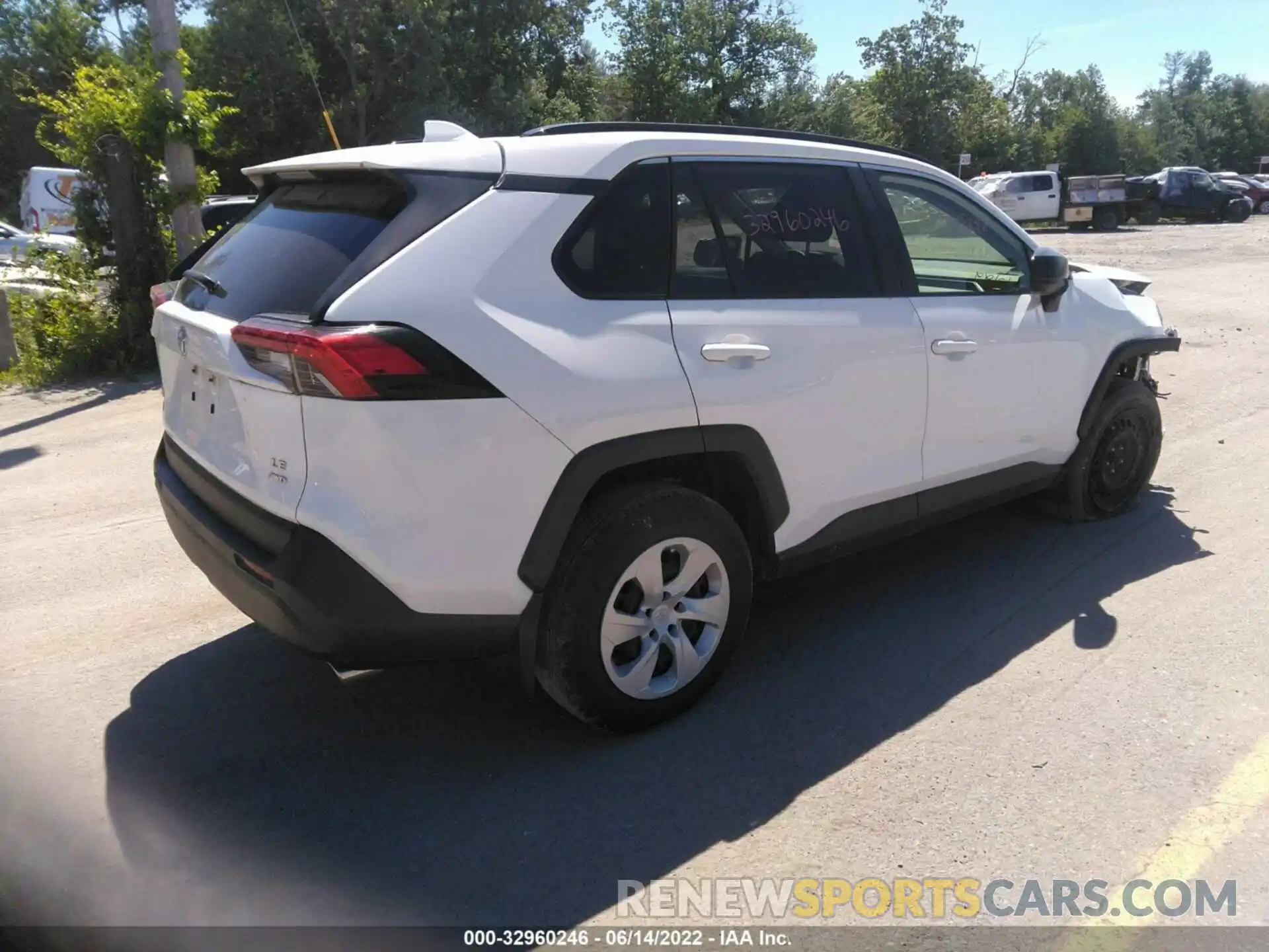 4 Photograph of a damaged car JTMF1RFV4KJ013667 TOYOTA RAV4 2019